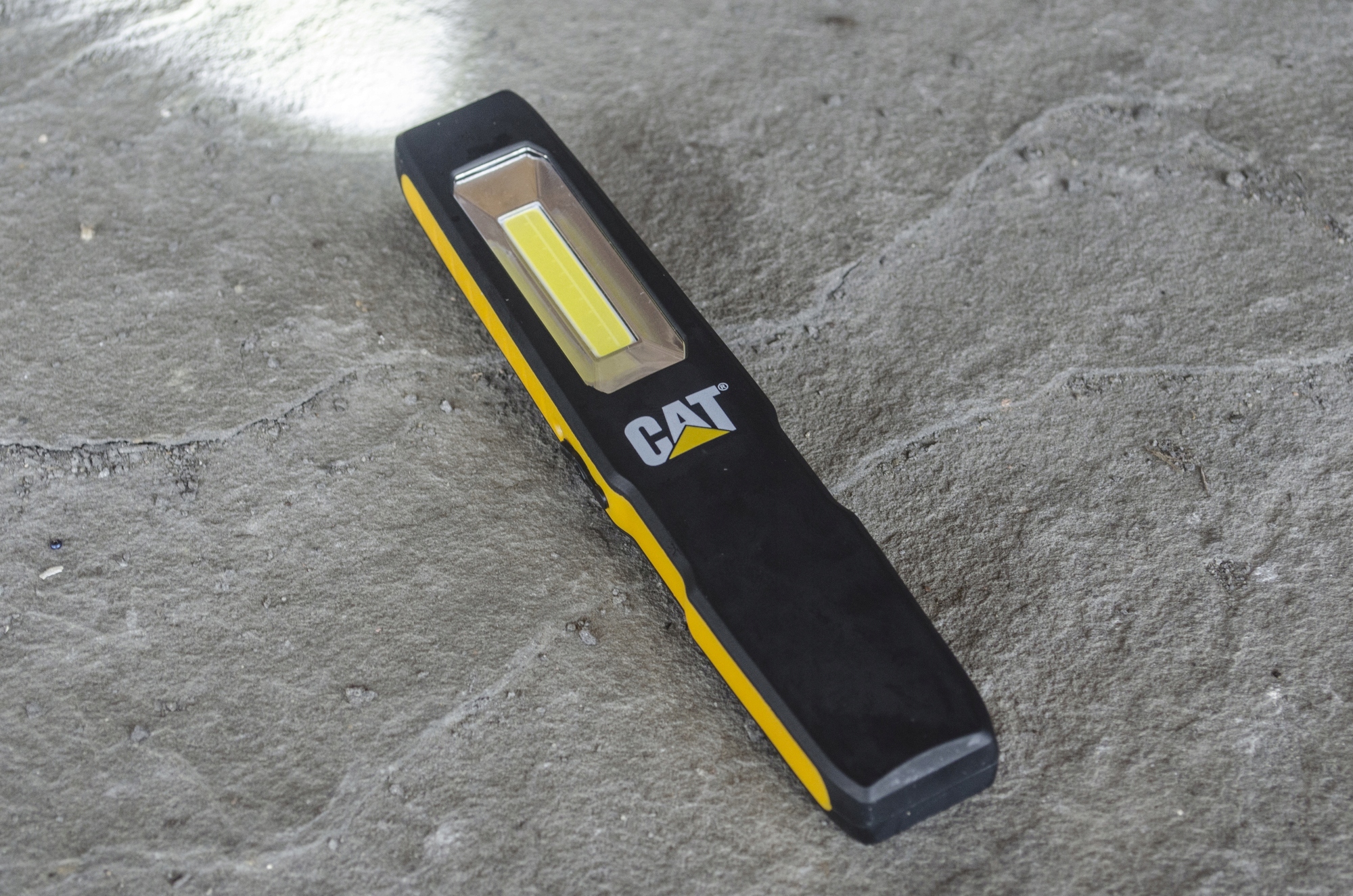 NAŚWIETLACZ LED LATARKA WARSZTATOWA CATERPILLAR Lampa Robocza Do Garażu Kod producenta CT1205