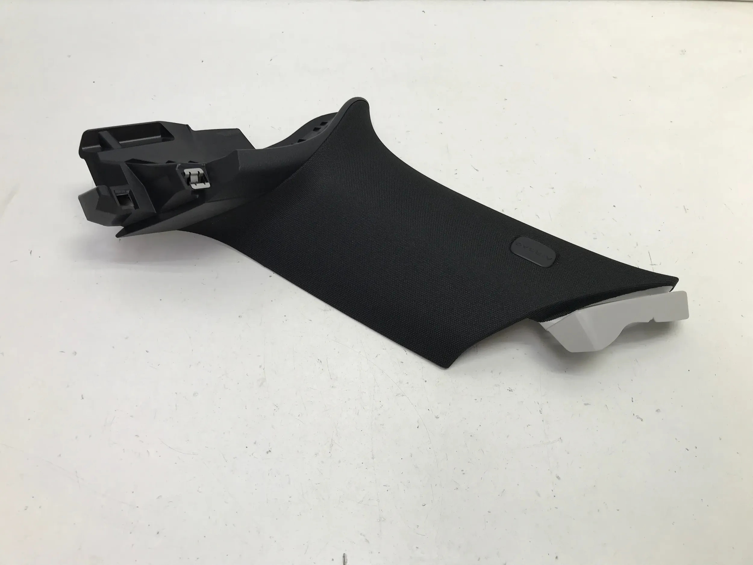 MERCEDES EQC N293 W293 2023 OSŁONA POSZYCIE SŁUPKA D PRAWY TYŁ A2936904400 Stan opakowania zastępcze