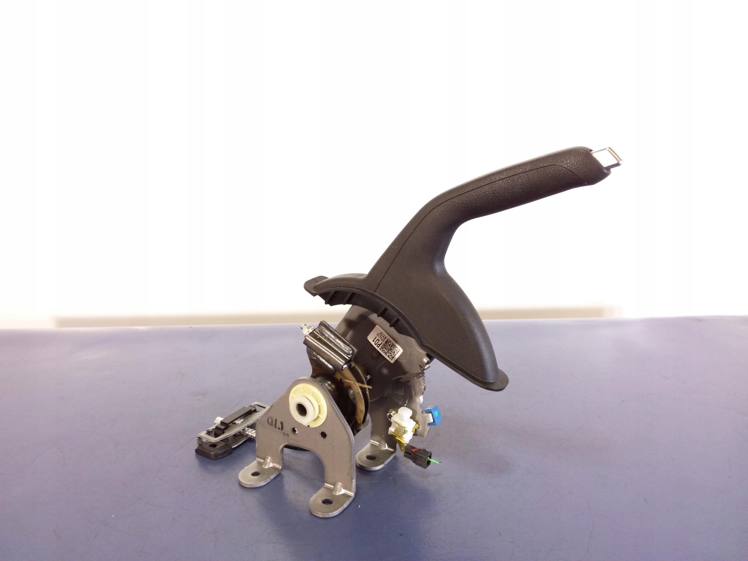 HYUNDAI i30 III Важіль ручного гальма