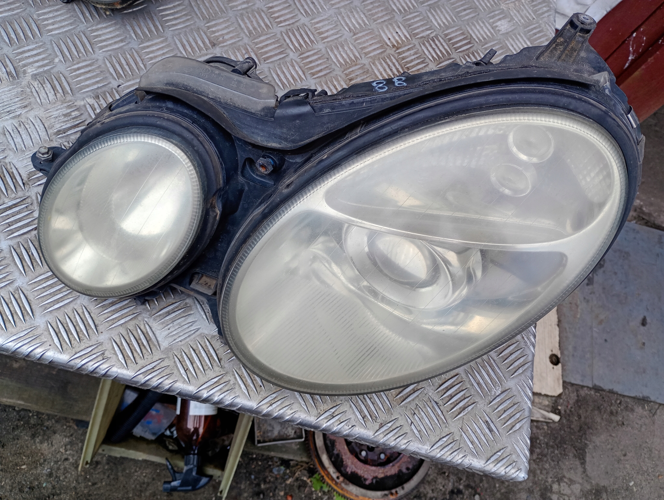 Mercedes W211 Licht links oder rechts vorne Europa H7