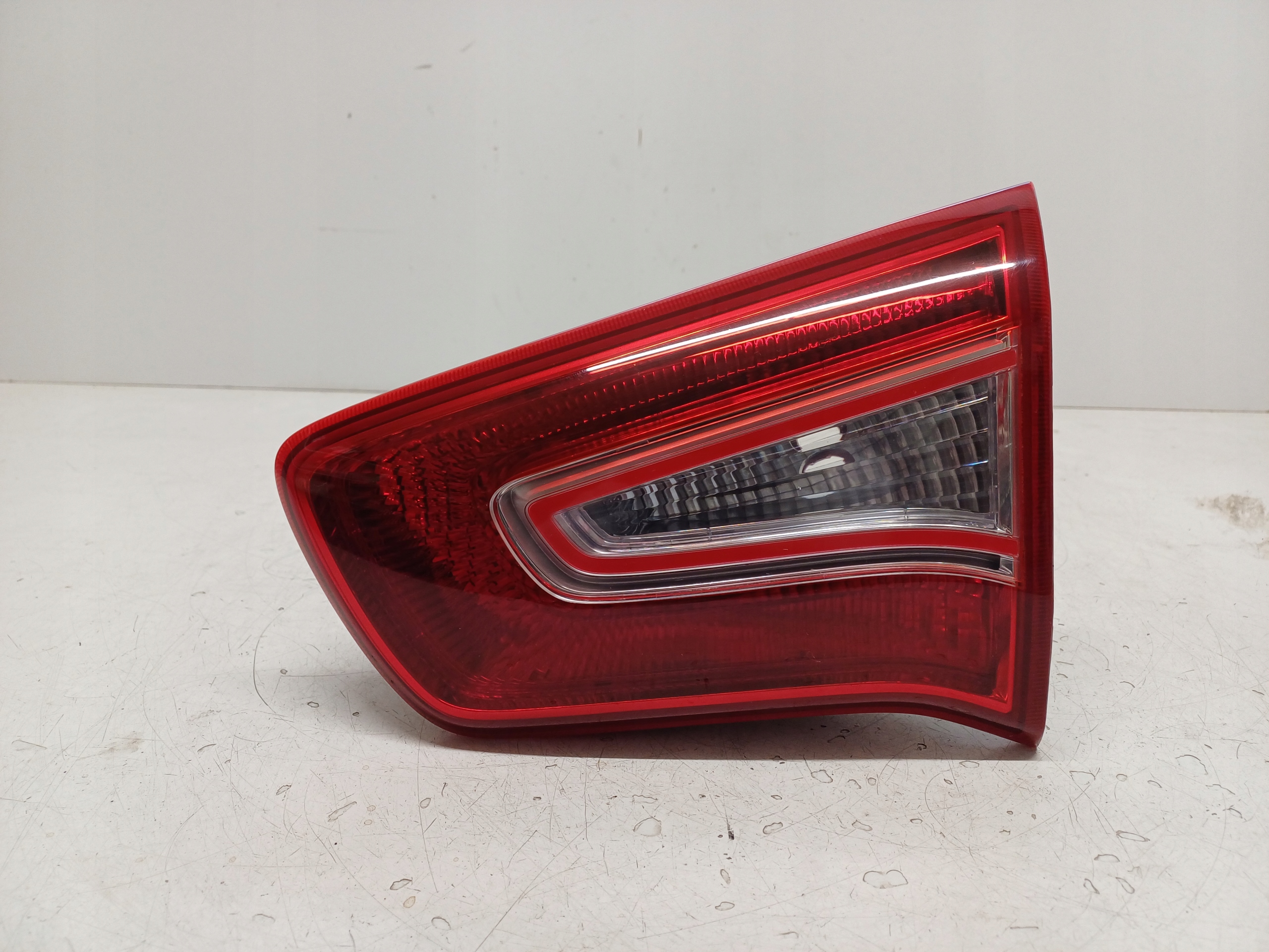 KIA SPORTAGE 3 III 10-14 LAMPA PRAWA TYŁ W KLAPE 92406-3W0