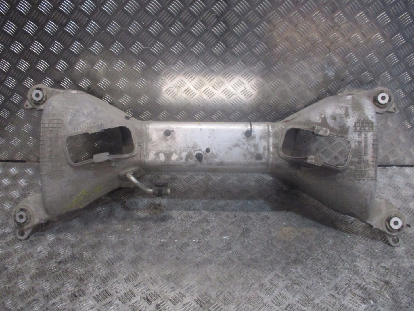 axle beam axle beam subframe CITROEN DS7 2,0HDI rear part