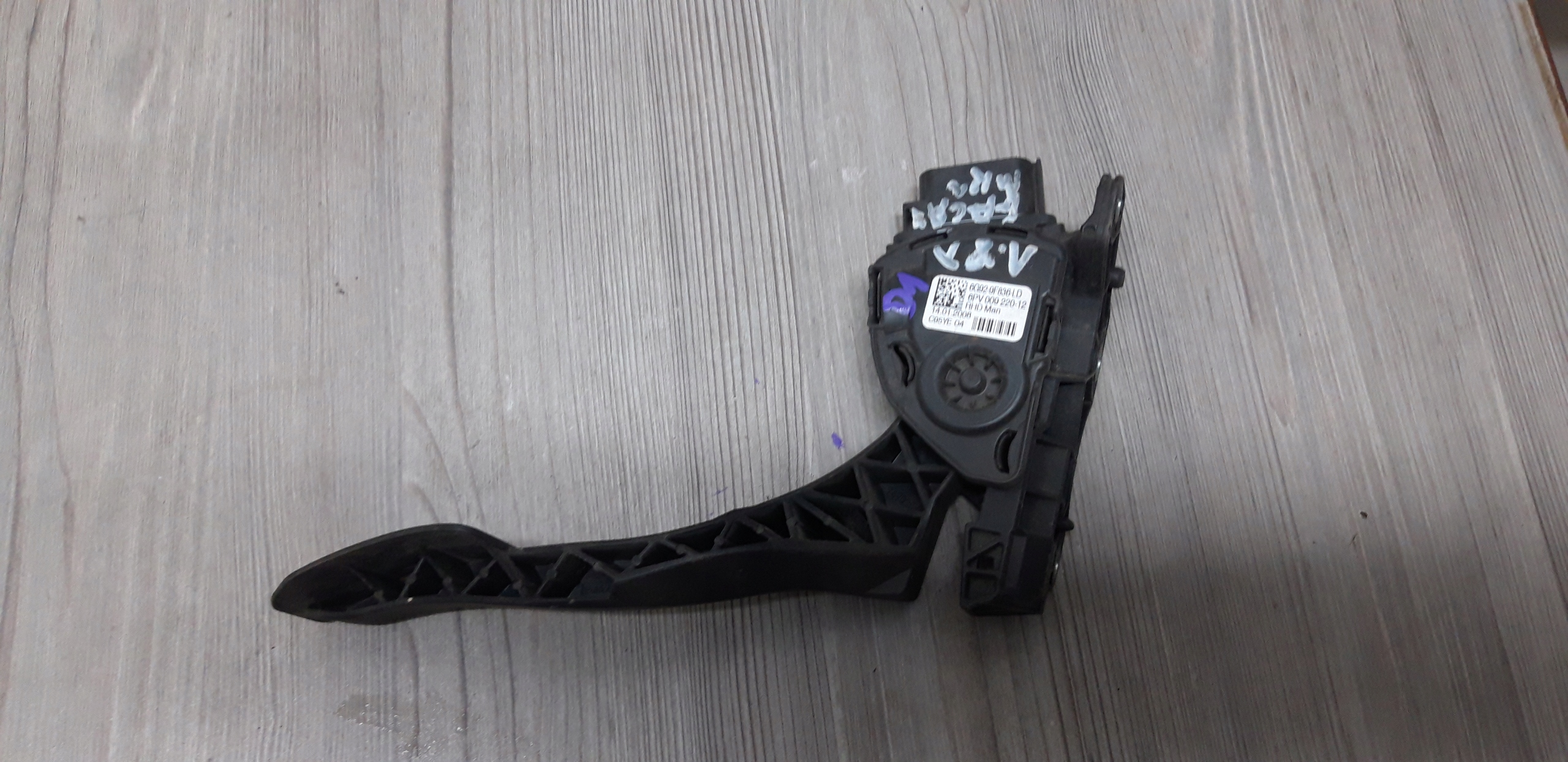педаль газа Ford OE 6G92-9F836-LD