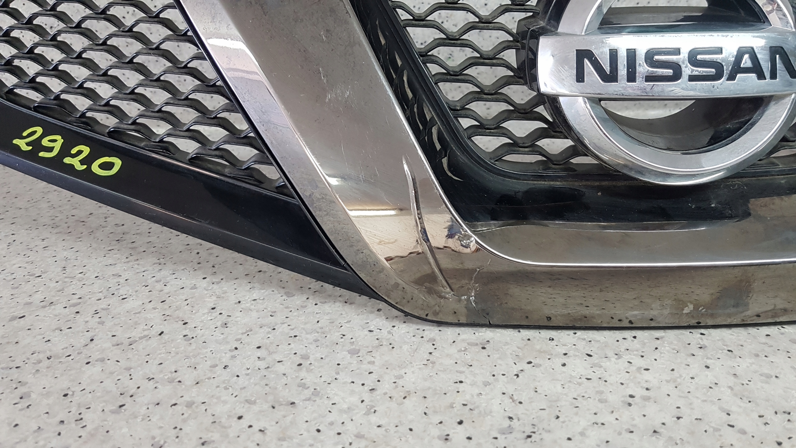 NISSAN JUKE NISMO Grill Grill 2920
