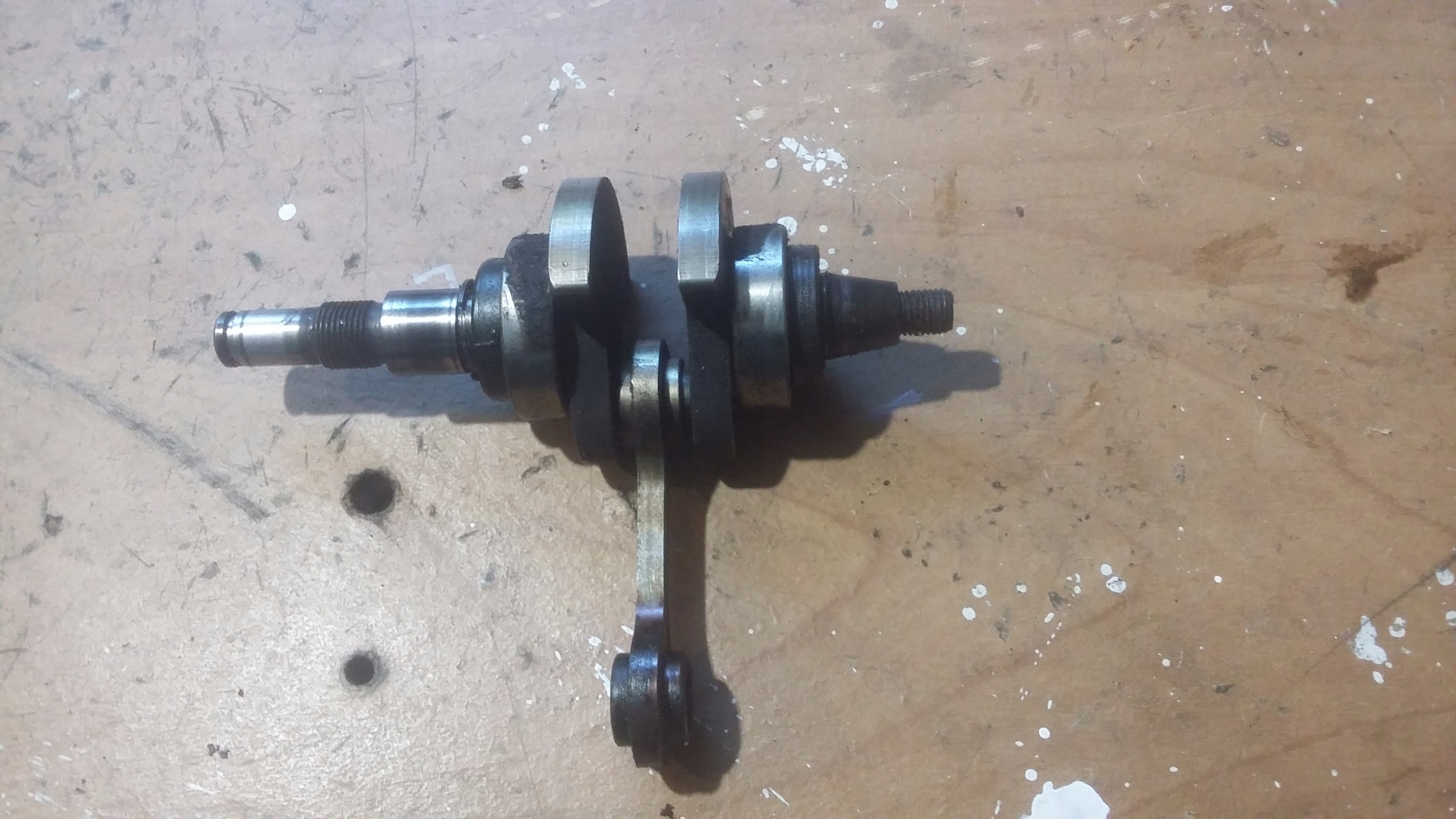 Stihl 018 pilarka wał korbowy oryginał P-10