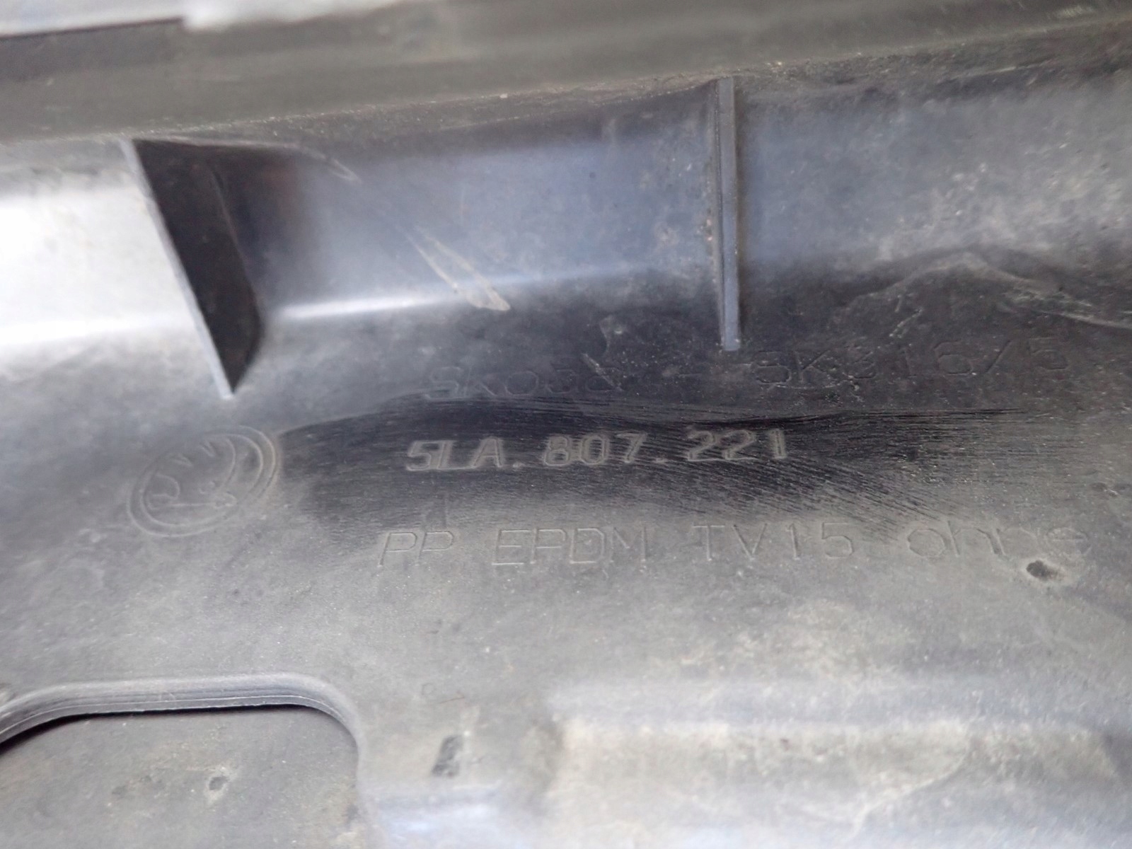 bumper front front SKODA ENYAQ EV 5AC 5LA 2021-2024R