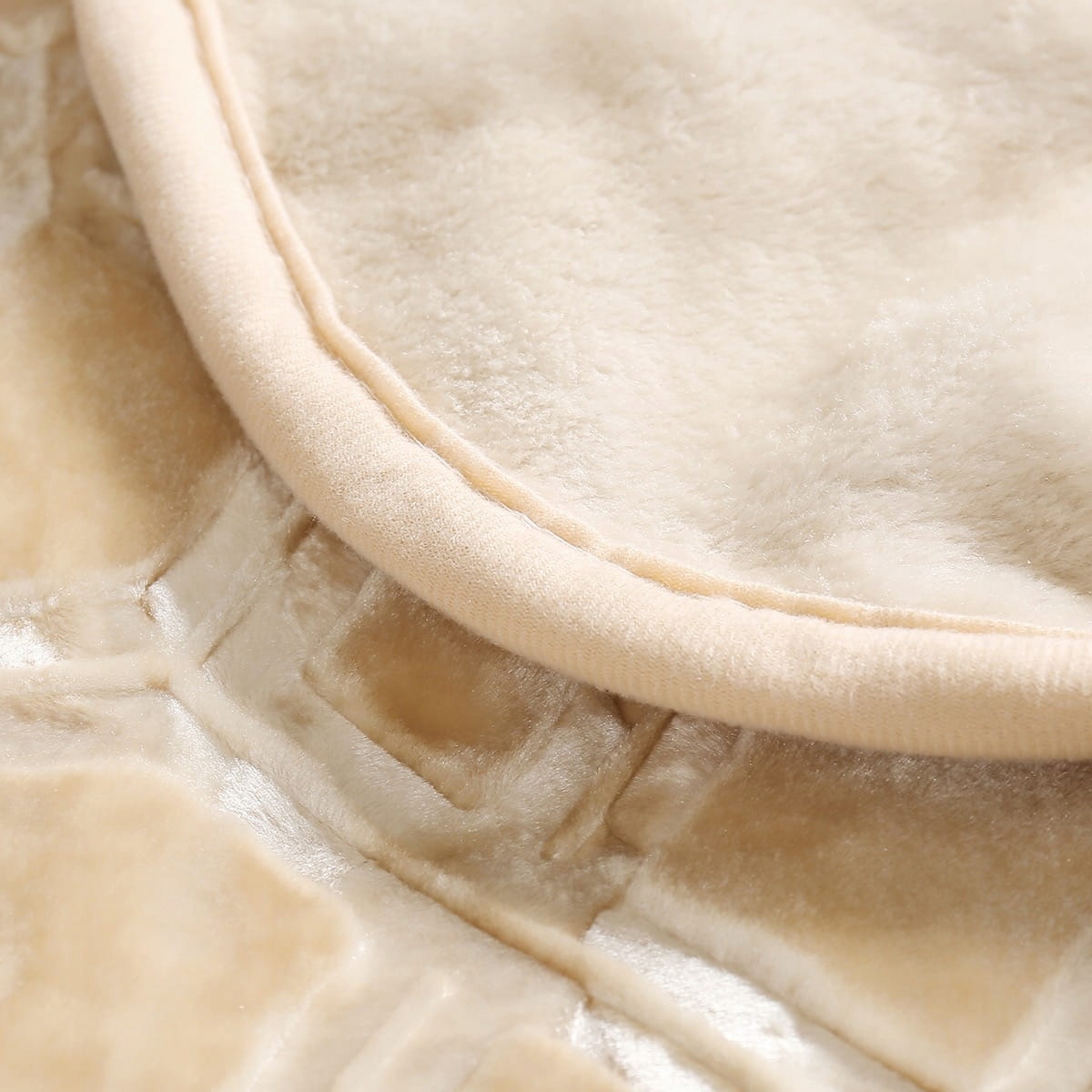 Koc Tłoczony 160x200 Akrylowy VITO beż Wymiary 160x200cm