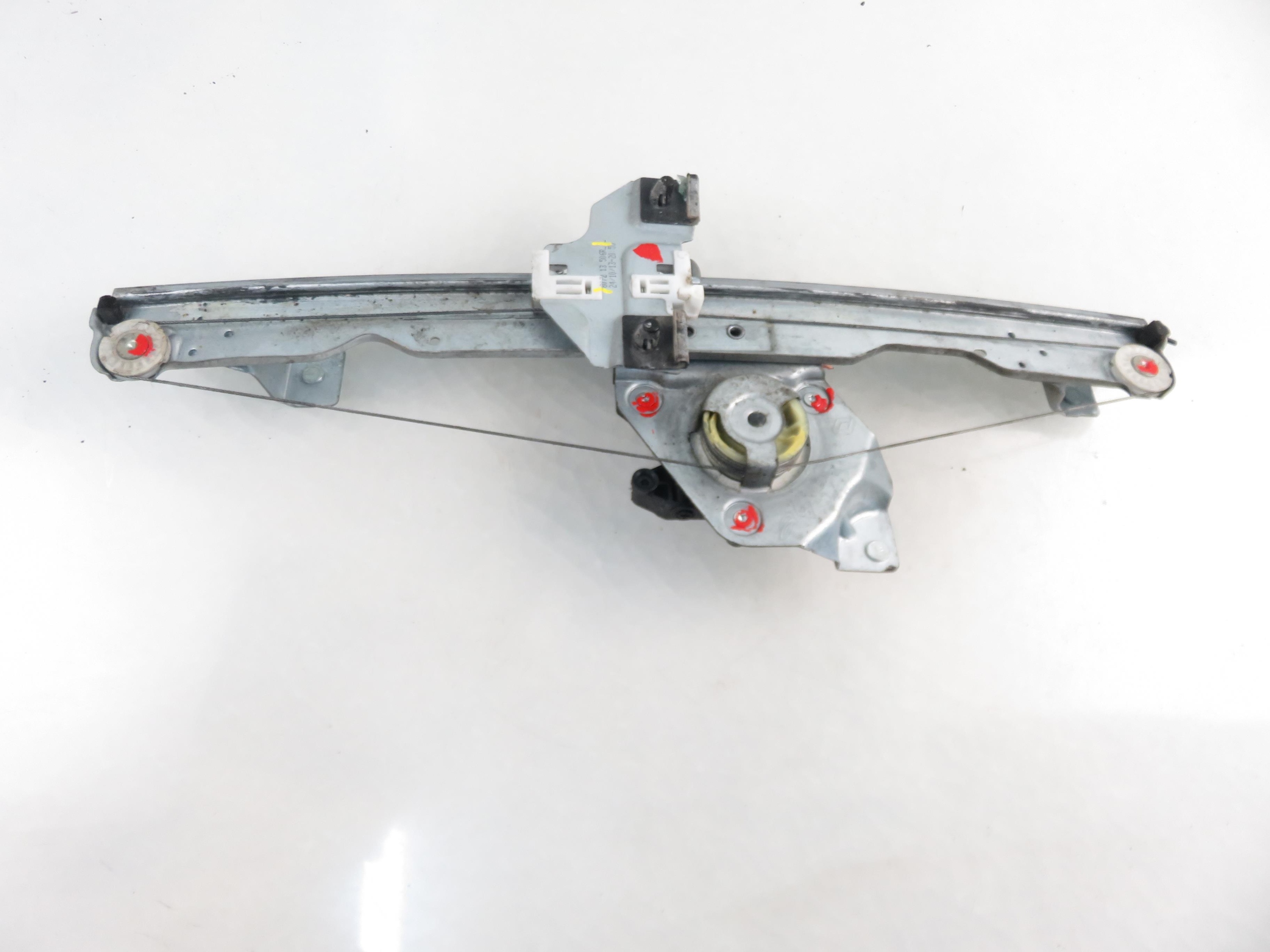 PODNOŚNIK SZYBY LEWY PRZEDNI DACIA DUSTER 807213506R Numer katalogowy części 807213506R