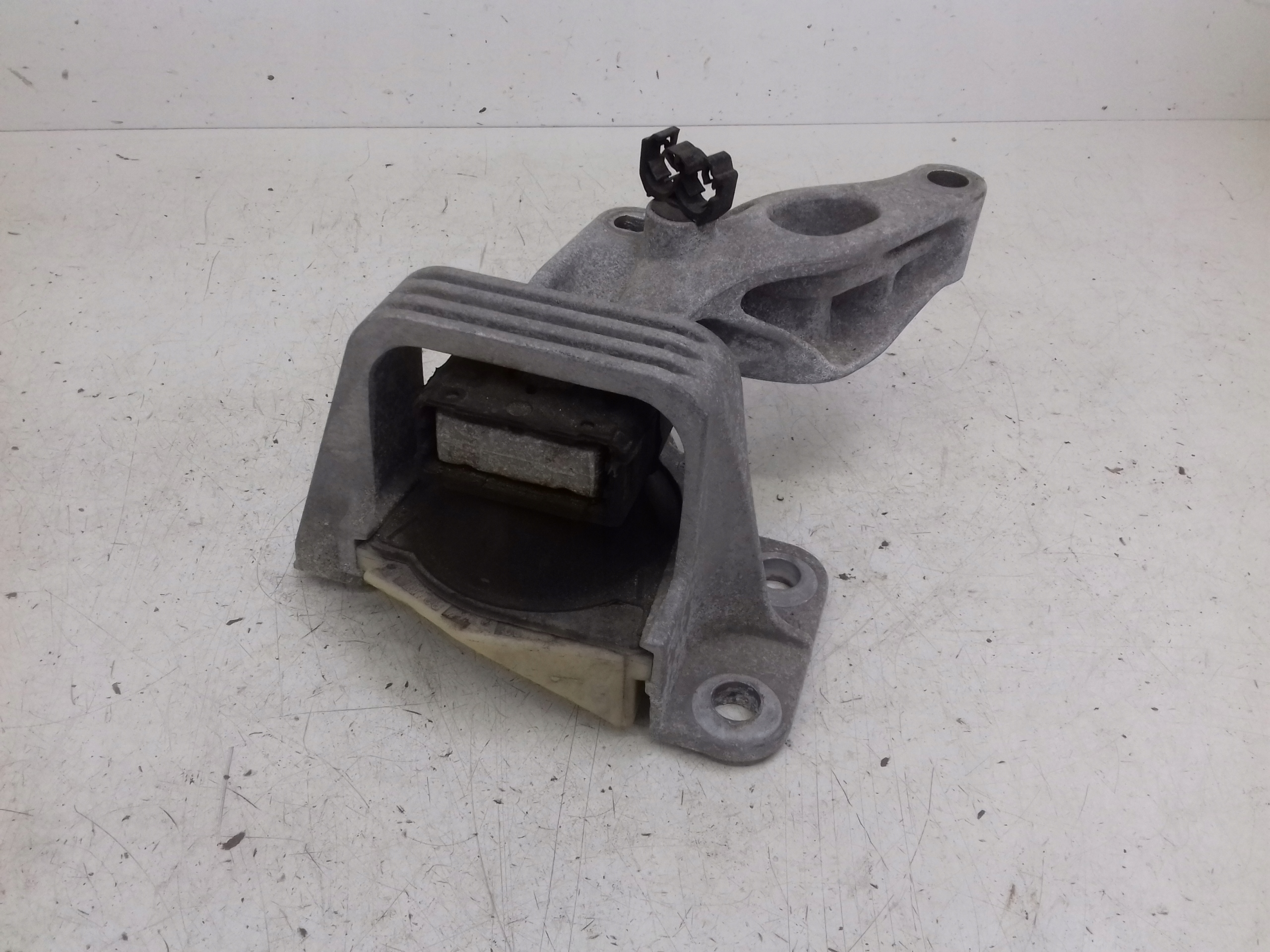engine mount 112100062R Renault Megane III