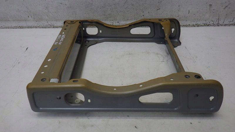диффузор кресло правый передний renault SCENIC IV 1384527100