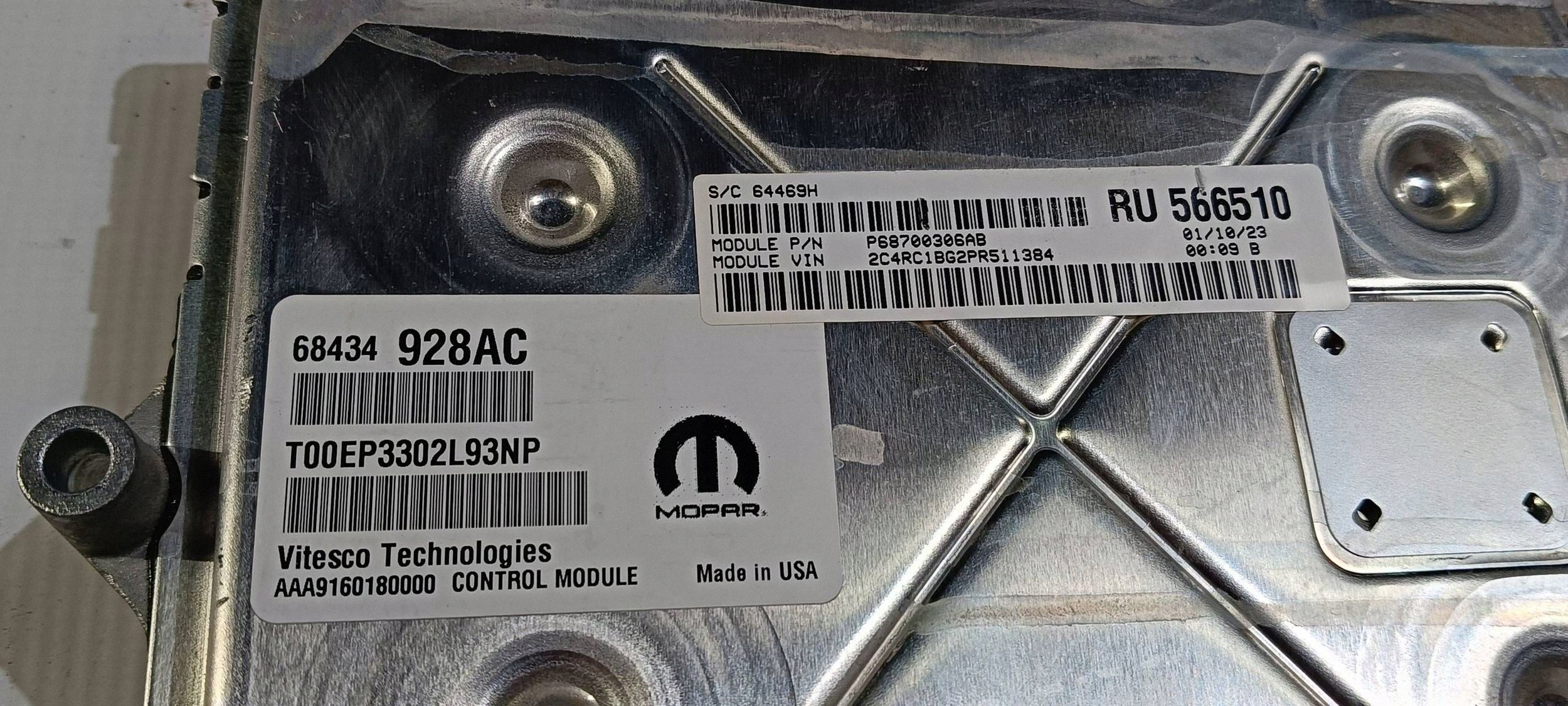 computer control unit ECU of the engine Chrysler Pacifica 3.6 2021