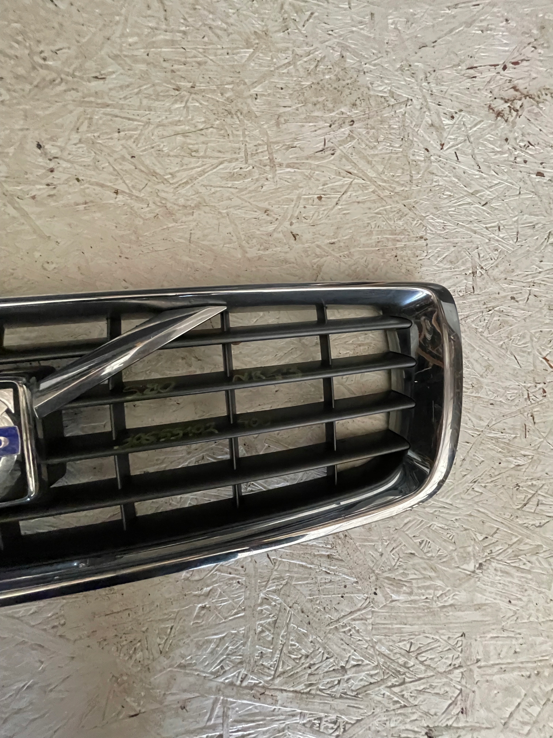 решетка радиатора volvo S80