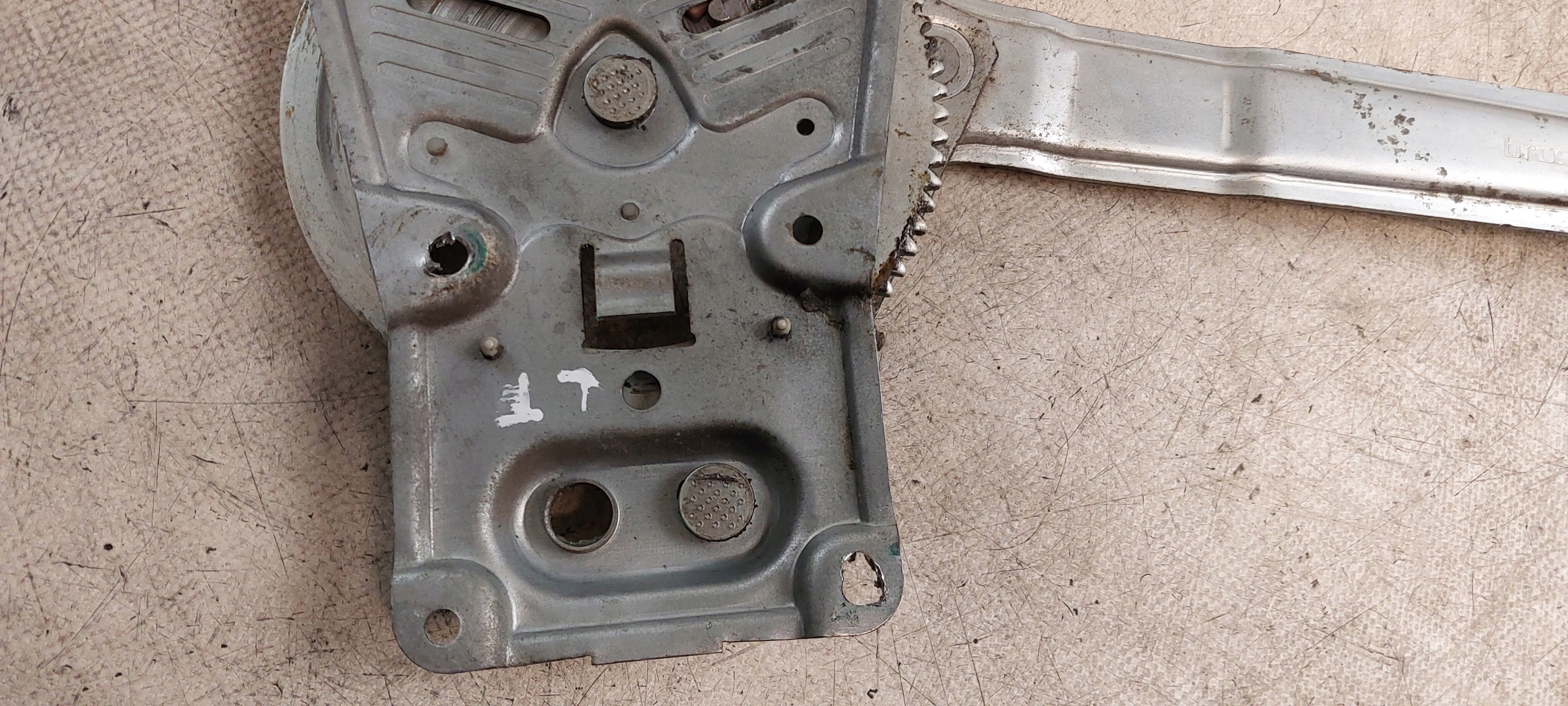 window regulator BMW left rear part OE 8119775