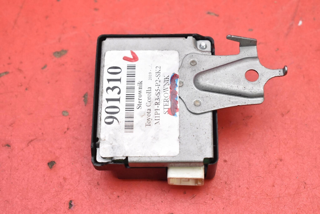 control unit 897B0-02070 TOYOTA COROLLA E21 1.8 HYBRID 98 KM 19
