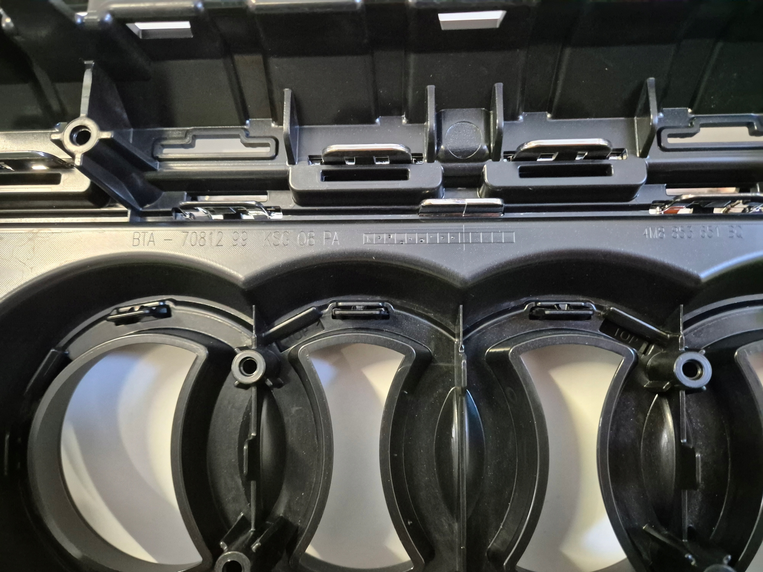 Audi Q8 Kühlergrill FRONTGRILL Kühlergitter 4M8853651 - Thumbnail 9