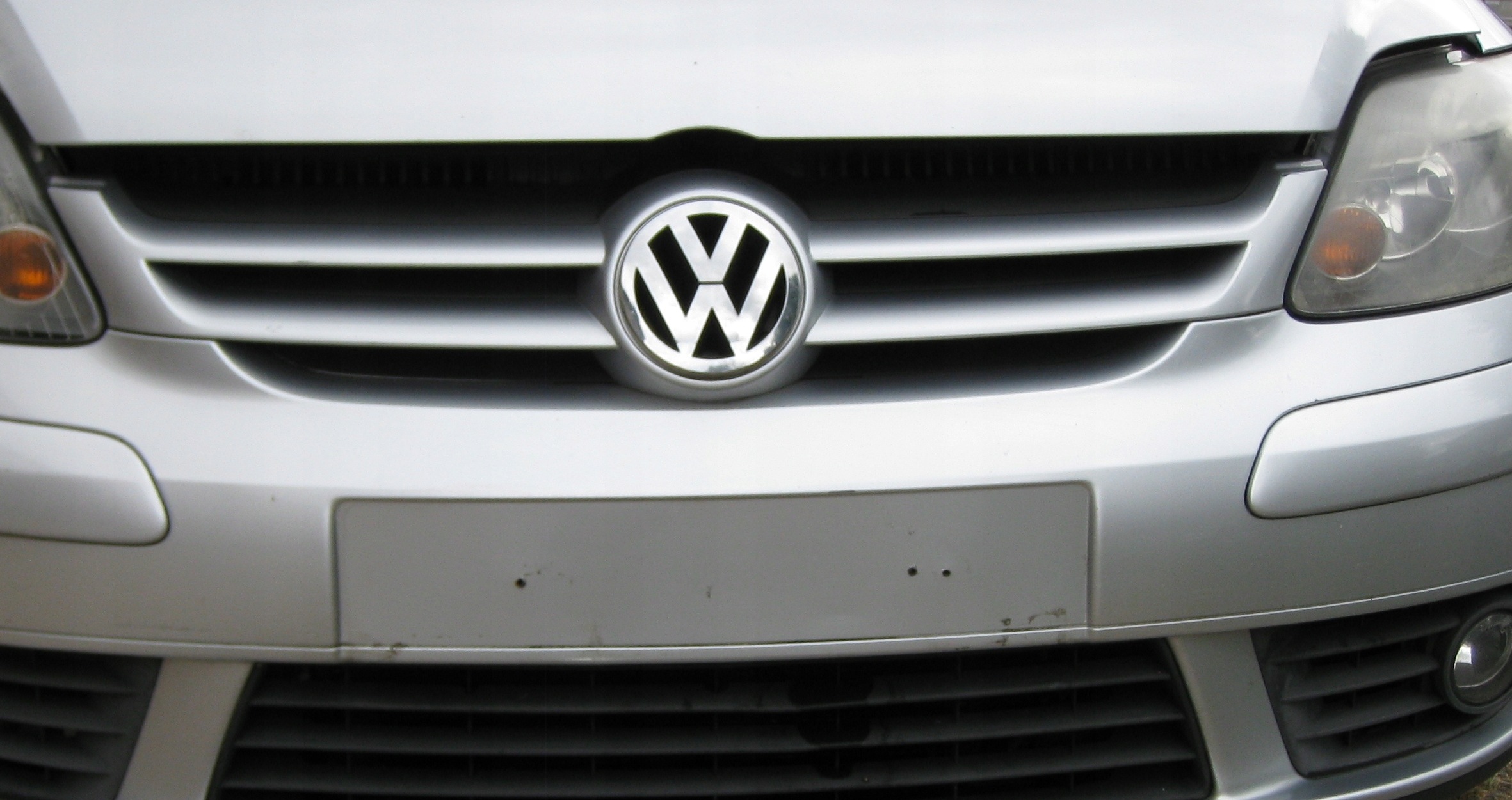 VW GOLF V plus 05R maska maska EMBLEMAT předek kol. LA7W