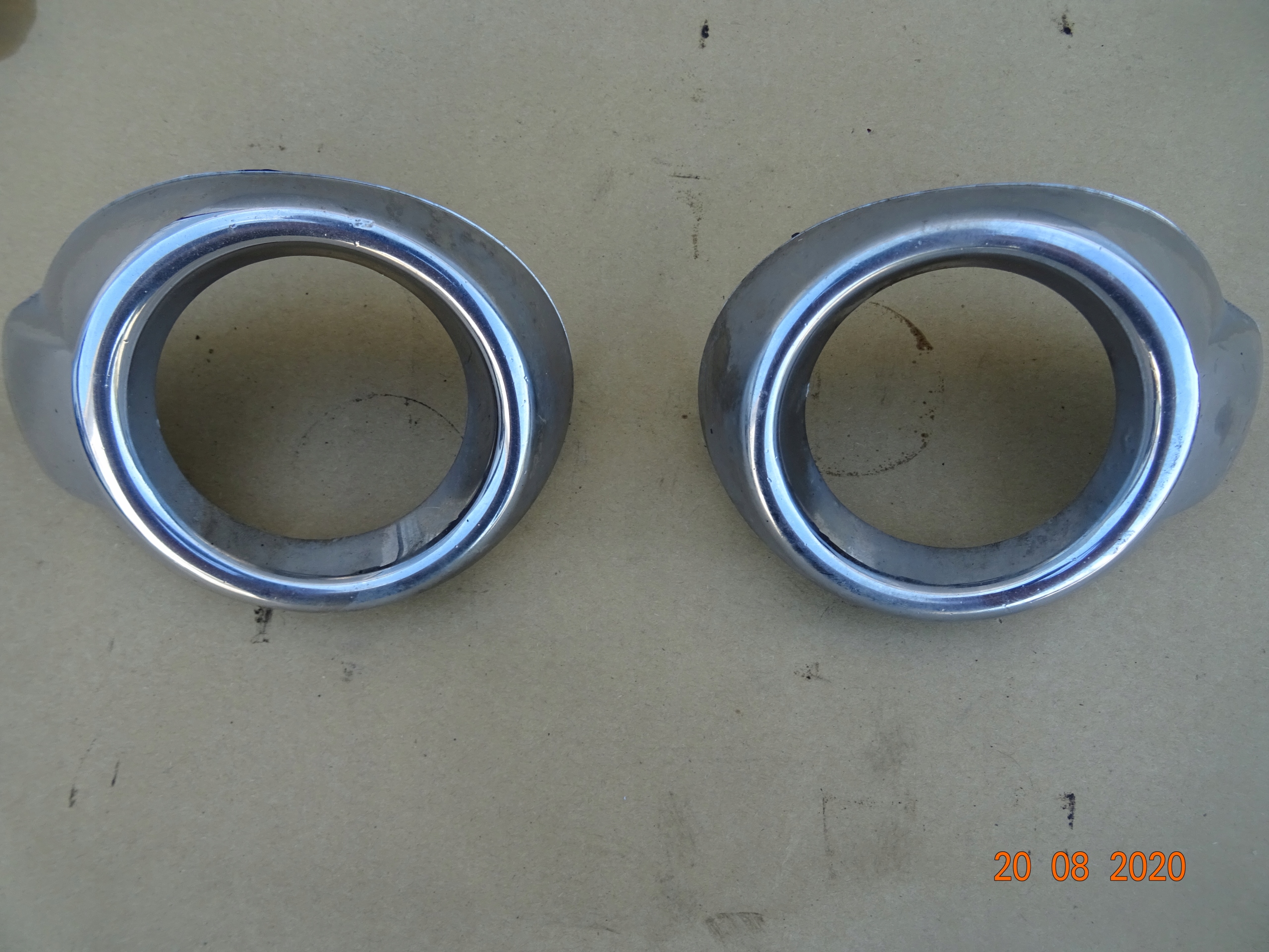 ZAŚLEPKA HALOGENU LEWA CHROM FORD FOCUS MK3