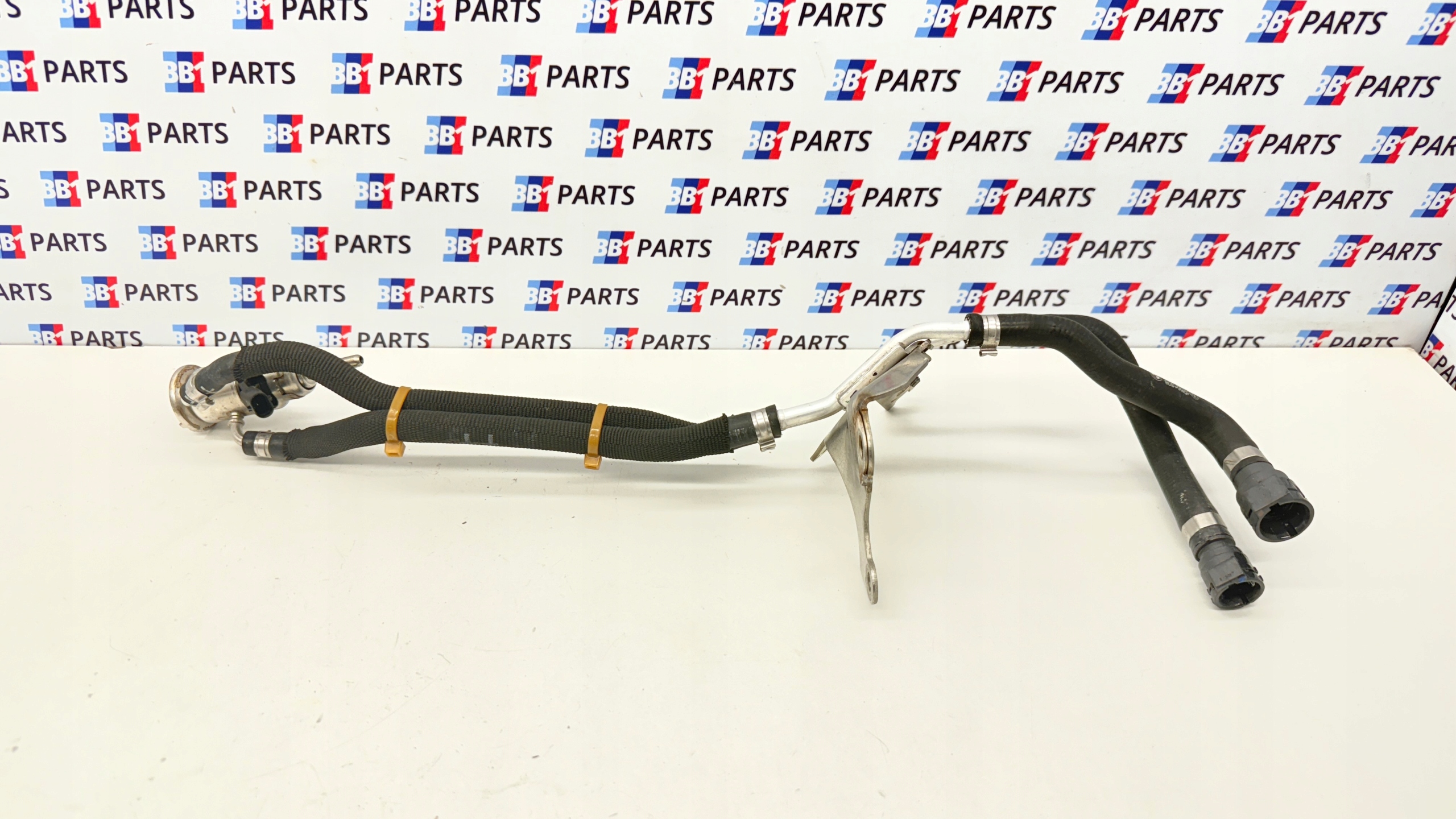 BMW G20 G21 prijenos crijevo vode 318D 320D 8580209 8579603