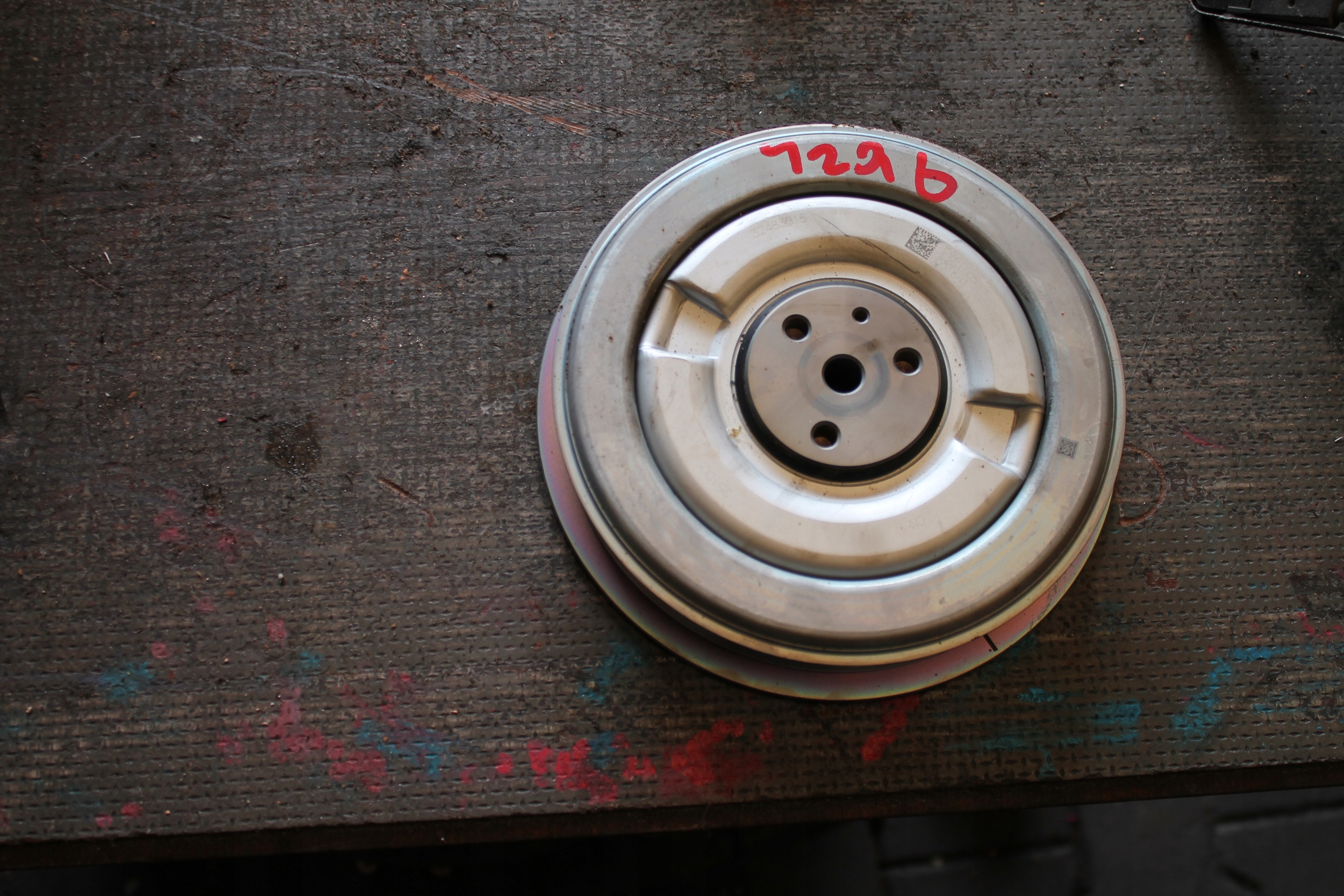 4296. pulley VOLVO P324830 32483015