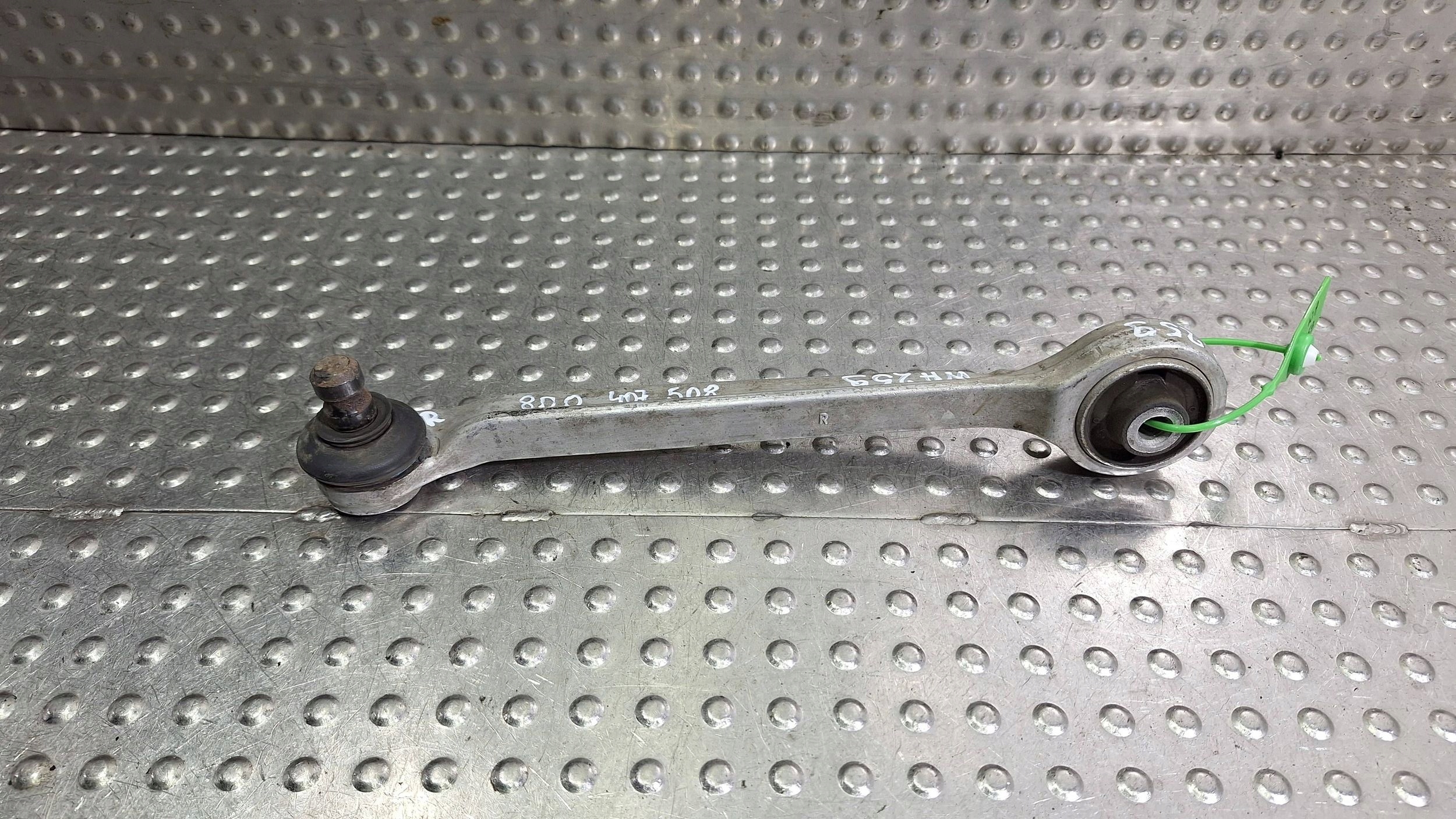 arm right front upper OE 8D0407508E AUDI A4 B6 A6 C5 PASSAT B5 SUPERB and
