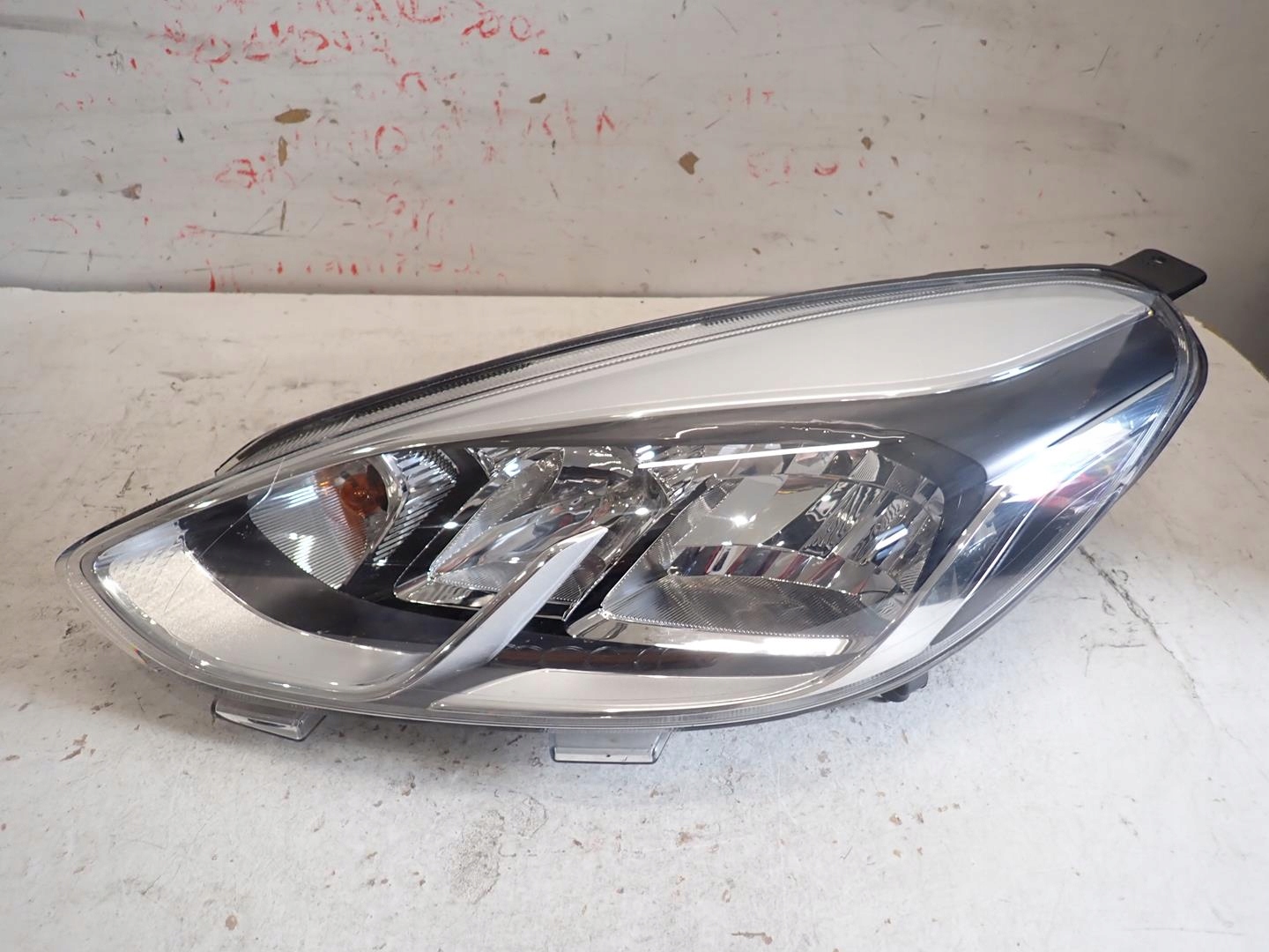light front front left FORD FIESTA MK8 L1BB-13E015-A