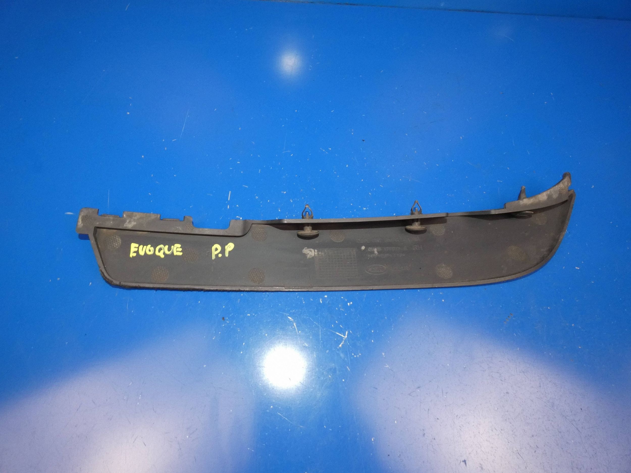 RANGE ROVER EVOQUE L538 moulding grid of a bumper right front