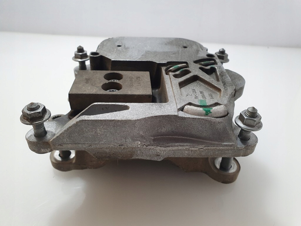 AUDI A6 A7 C7 3.0 ŁAPA PODUSZKA ŚRUBY SKRZYNI BIEGÓW 4G0399291B SUPER STAN Typ samochodu Samochody osobowe