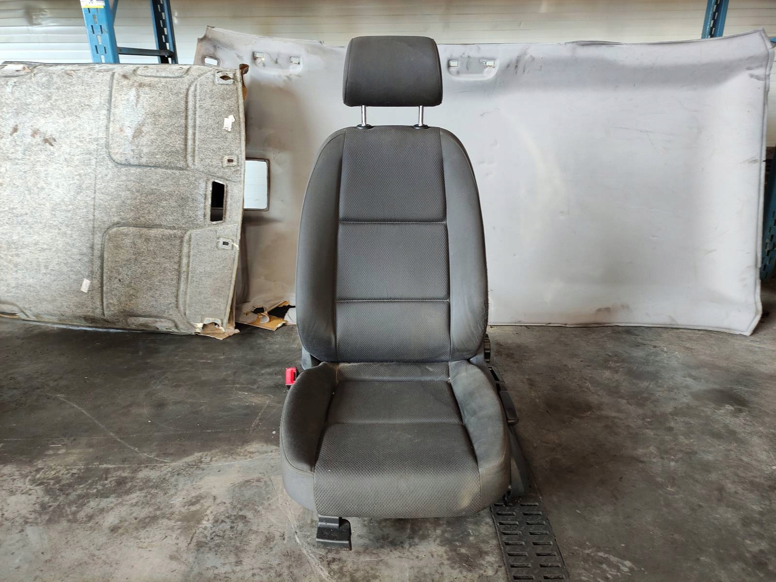 Переднє ліве сидіння водія AUDI A4 B6