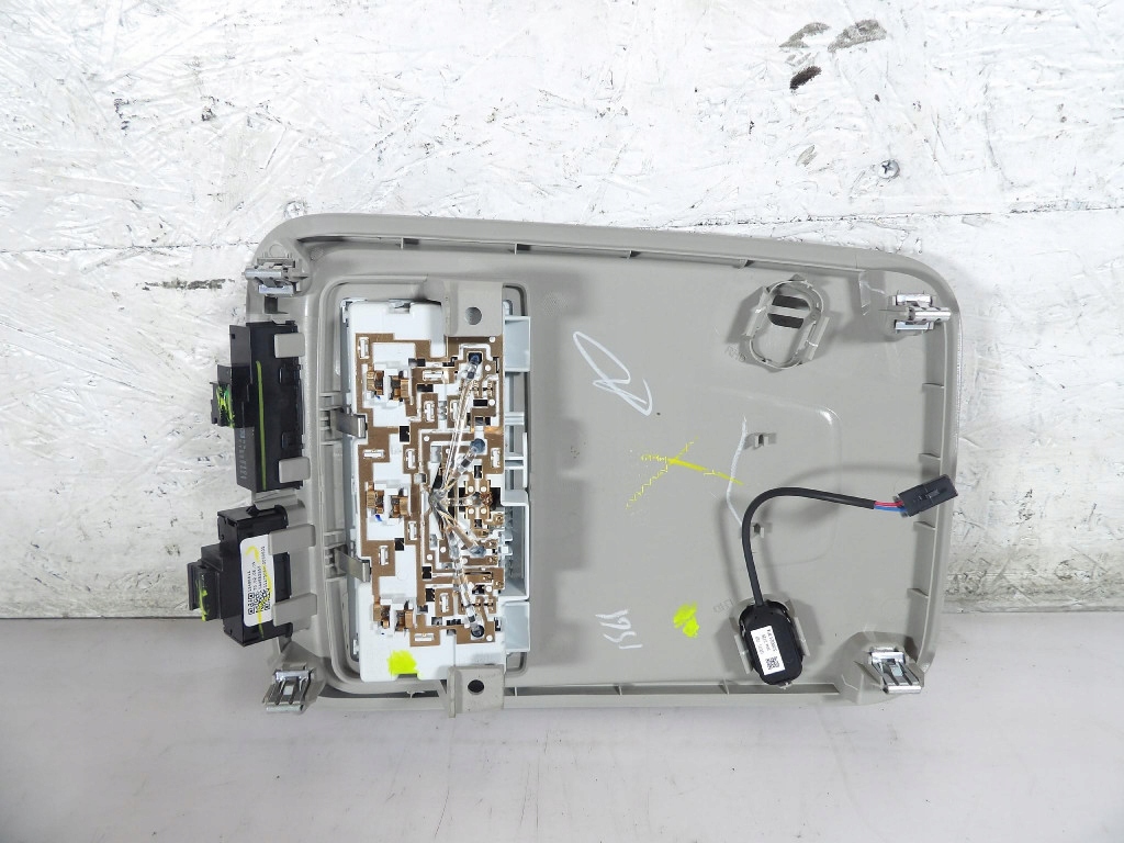 OPEL ASTRA K diody vnitra předek 13415545