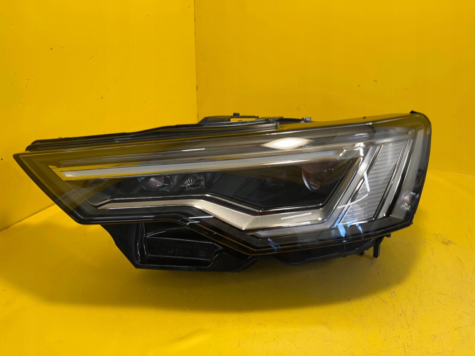light left FULL LED AUDI A6 C8 4K0941039