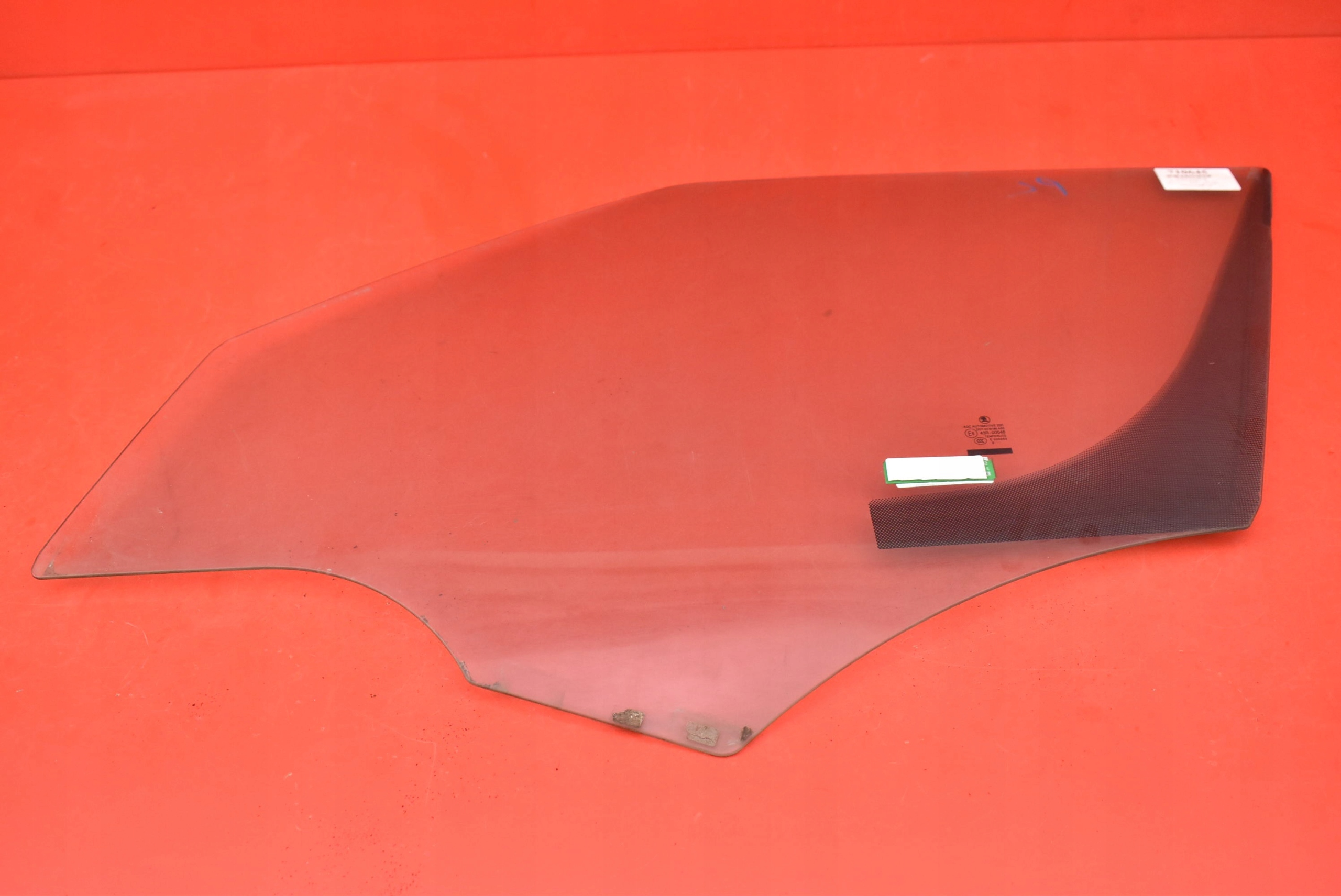 ПЕРЕДНЕЕ ЛЕВОЕ БОКОВОЕ СТЕКЛО SKODA ROOMSTER SCOUT 09R