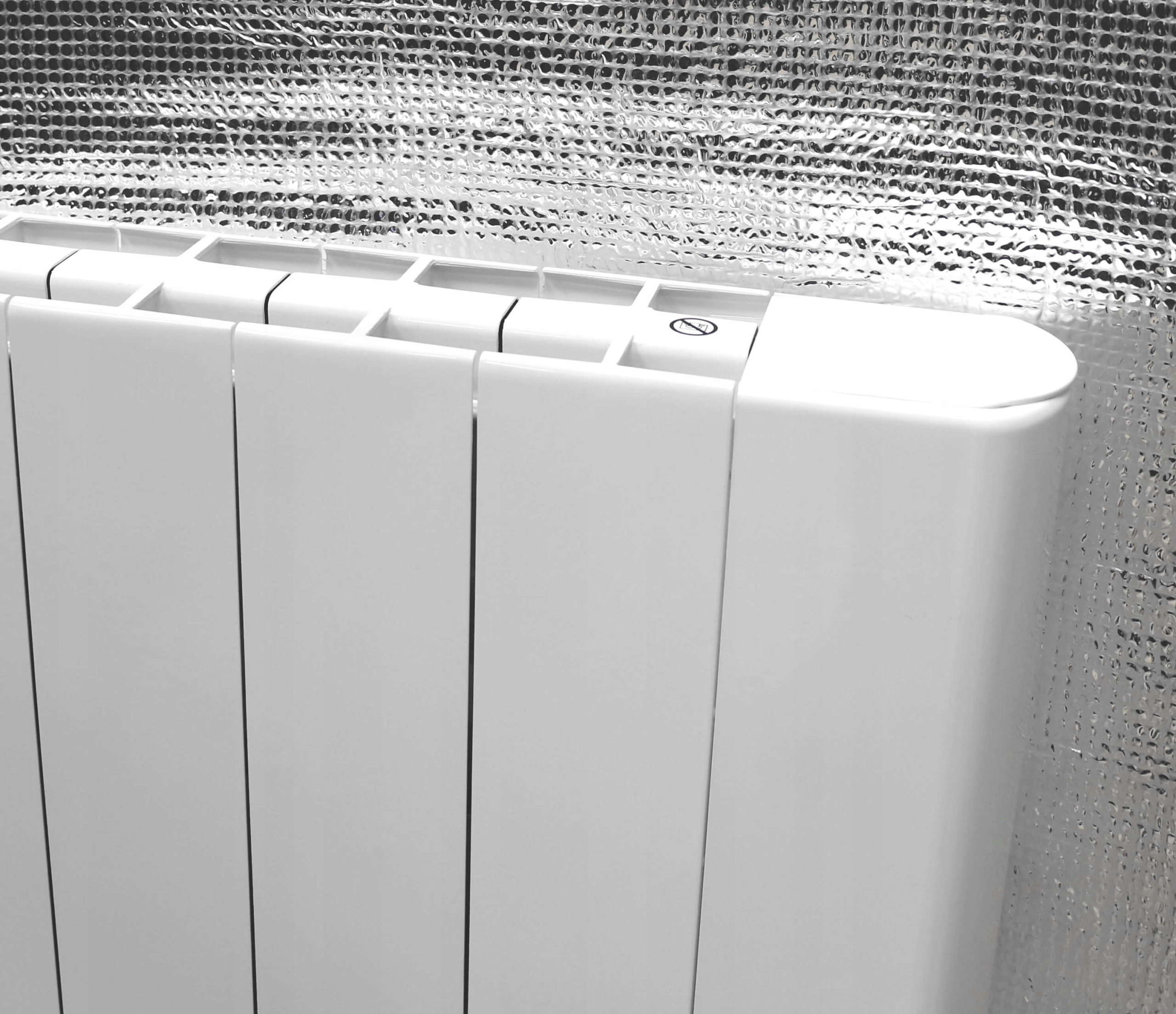 EKRAN ZAGRZEJNIKOWY MATA ALUMINIOWA PIANKA 10m Typ ekran (mata) zagrzejnikowa