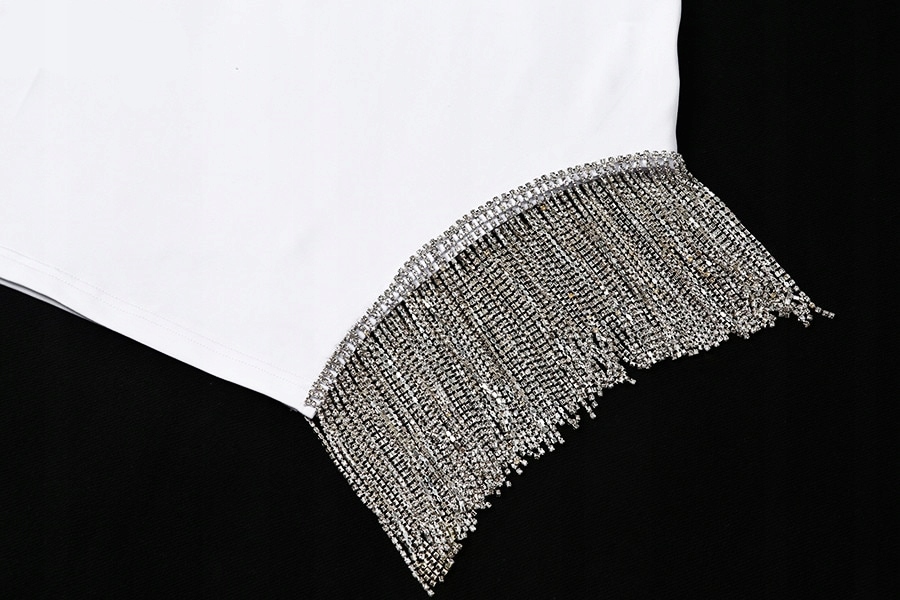 SUKIENKA BIAŁA Z FRĘDZELKAMI BŁYSZCZĄCA SEXY Fason ołówkowa