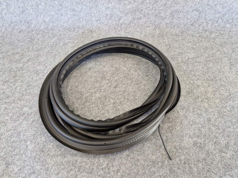 MERCEDES 167 GLE A1677408200 УЩІЛЬНЮВАЧ БАГАЖНИКА