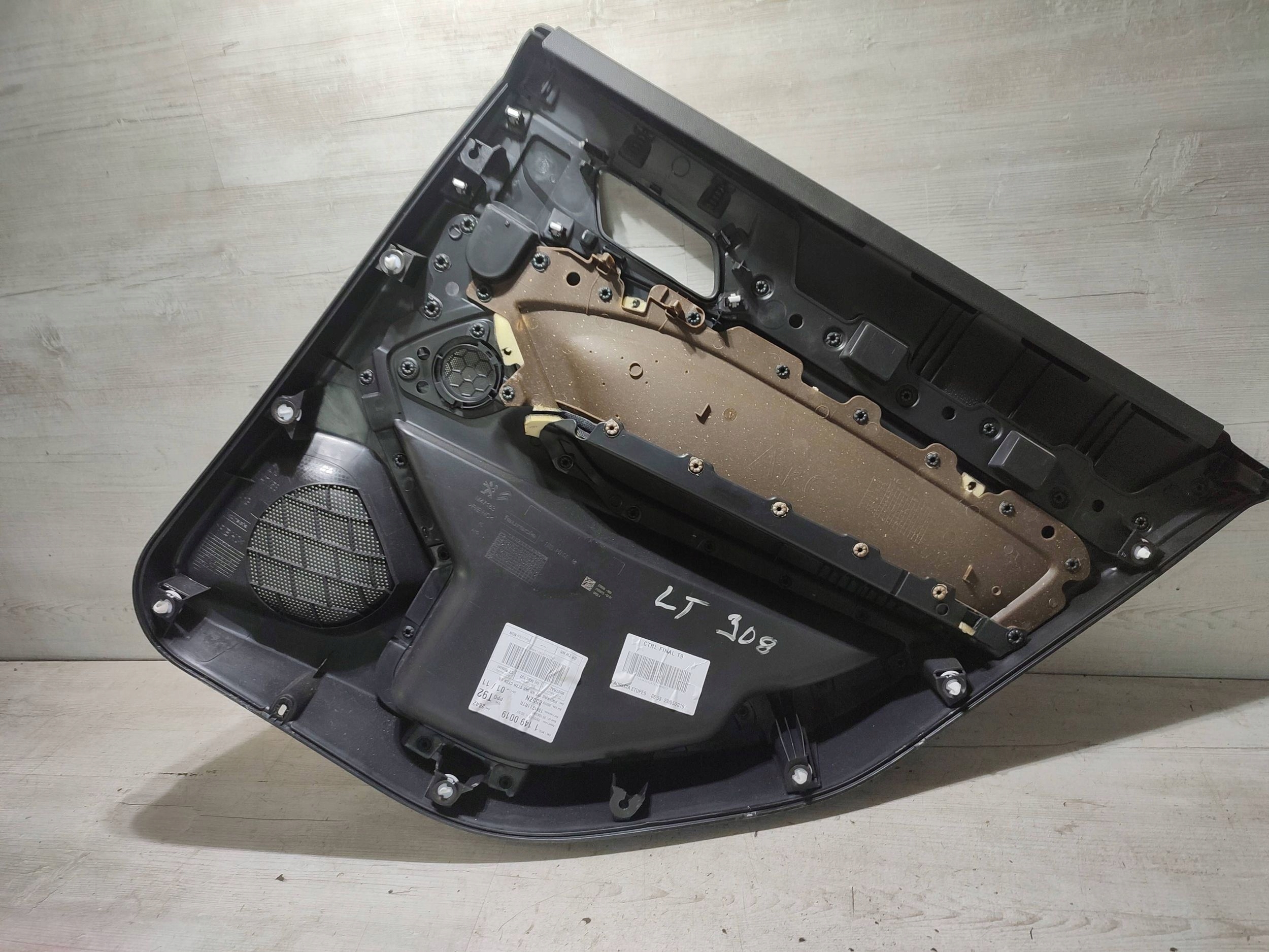 Peugeot 308 2019 rear part side left side / upholstery door tylnych