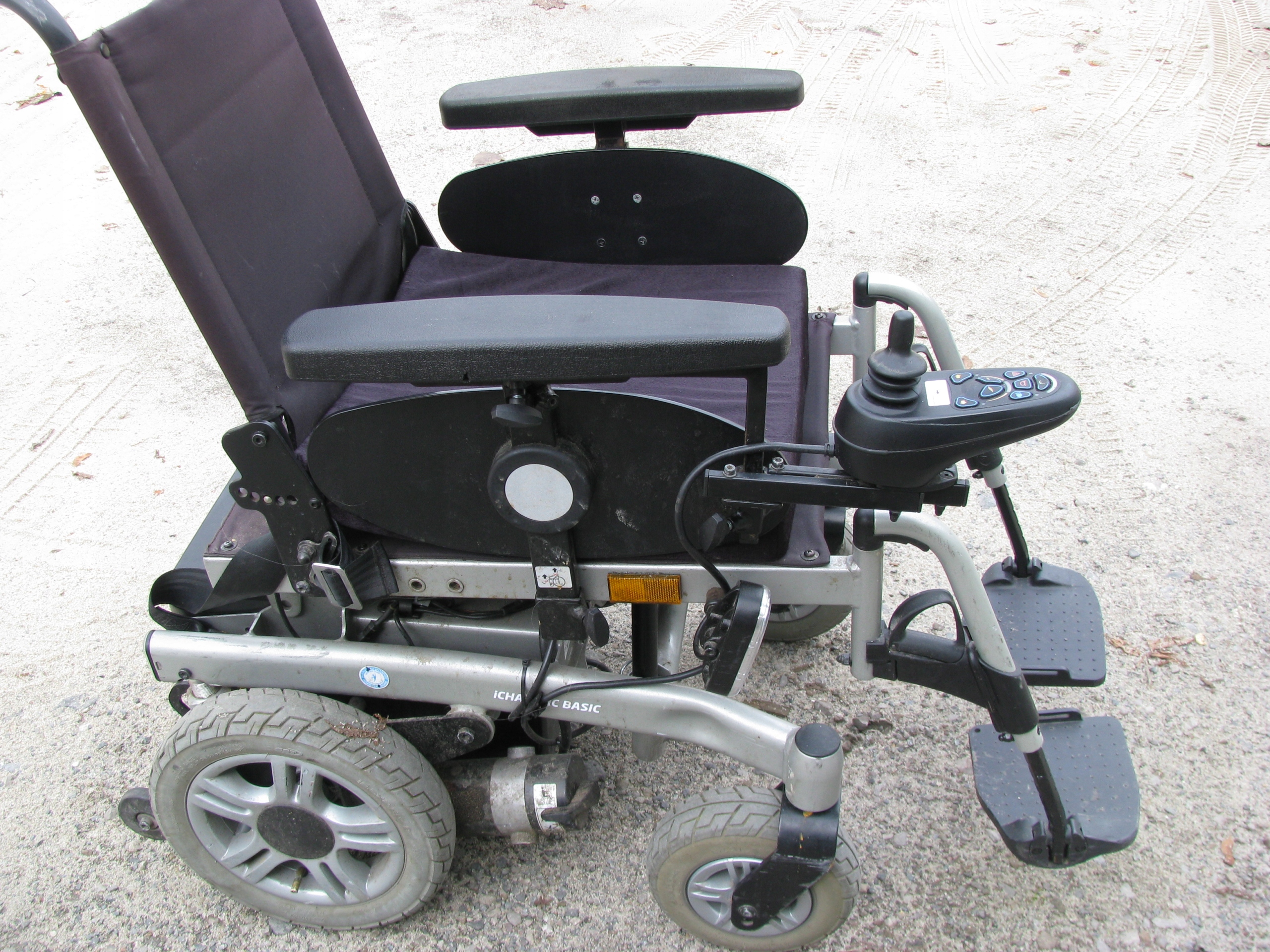 Wózek elektryczny Meyra iChair Basic 2/4/24 Model iChair Basic