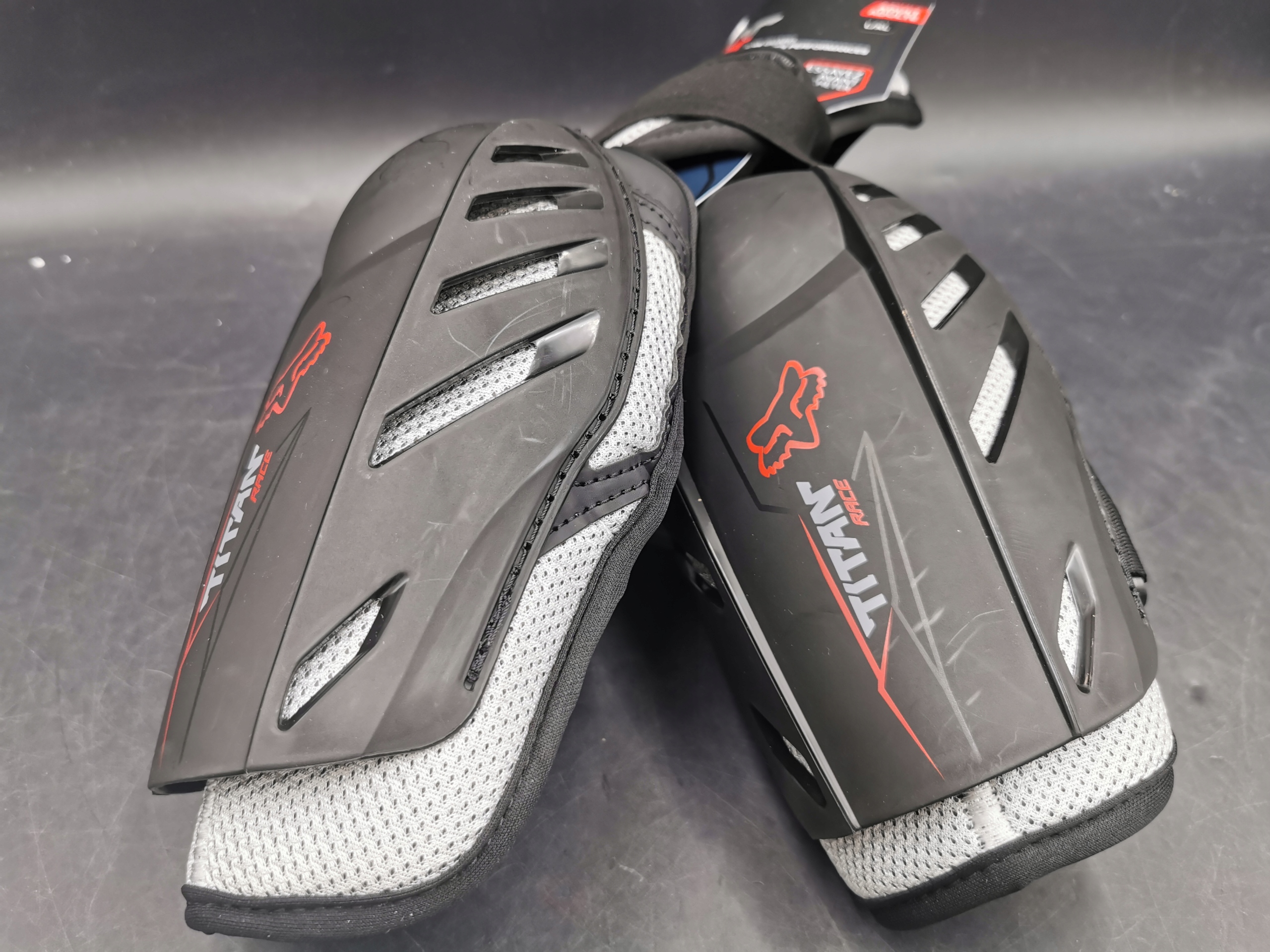 Fox Racing Titan Race Ochraniacz Łokci R. S/M Model INNY