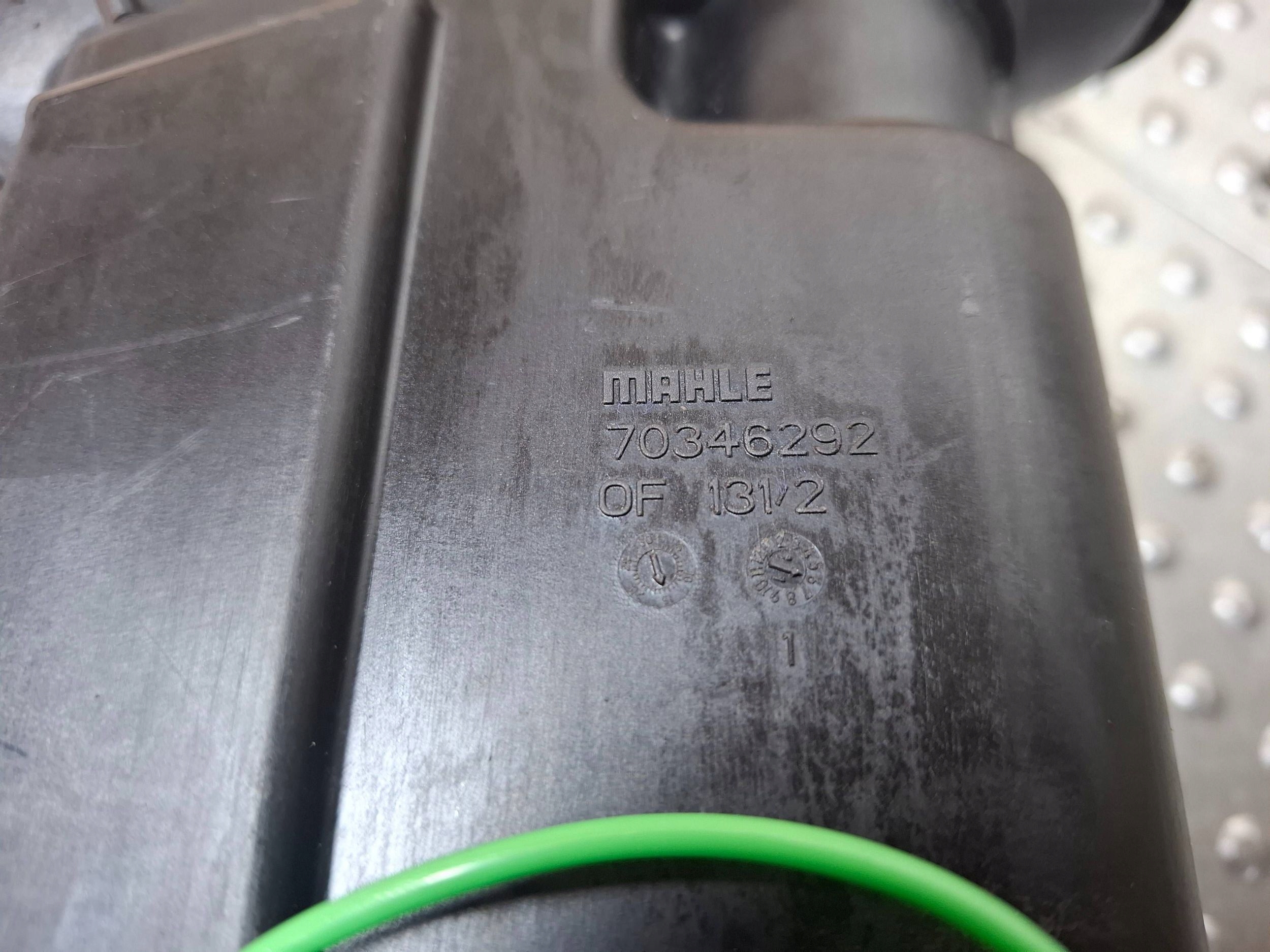 cover of a filter, oil 7807799 BMW E90 E83 E87 E91 E60 E88 E92 E93 2.0D N47