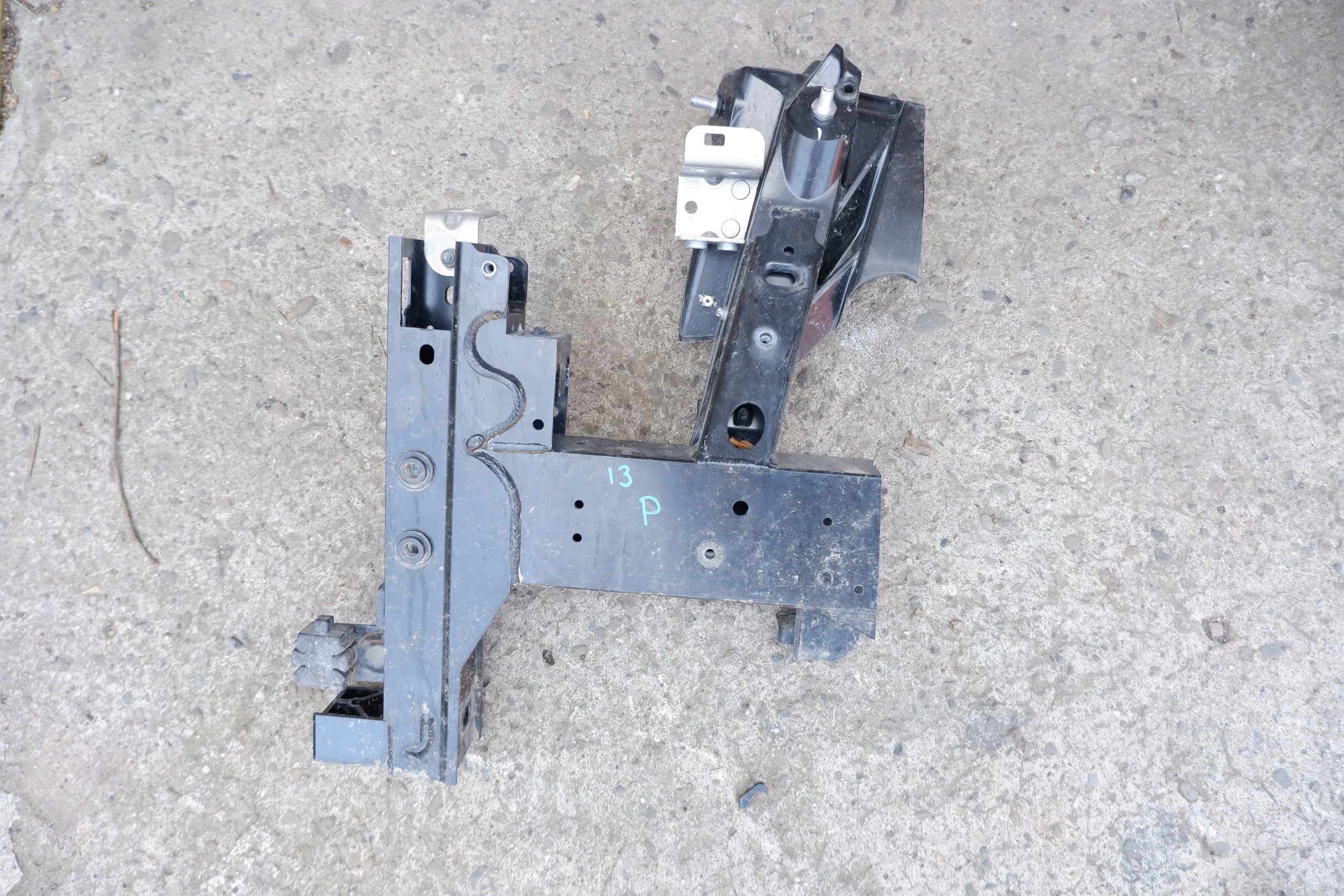 BMW I3 ЛОНЖЕРОН ПРАВИЙ ПЕРЕД