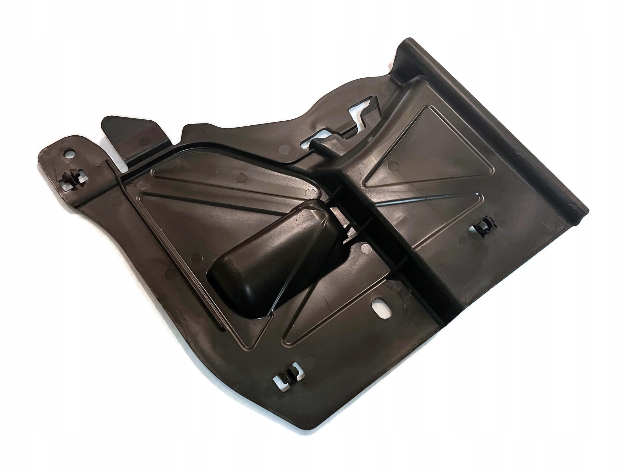 Osłona podwozia za kołem przednim PRAWA VW Audi Seat Skoda 5Q0825272A Producent części Volkswagen OE