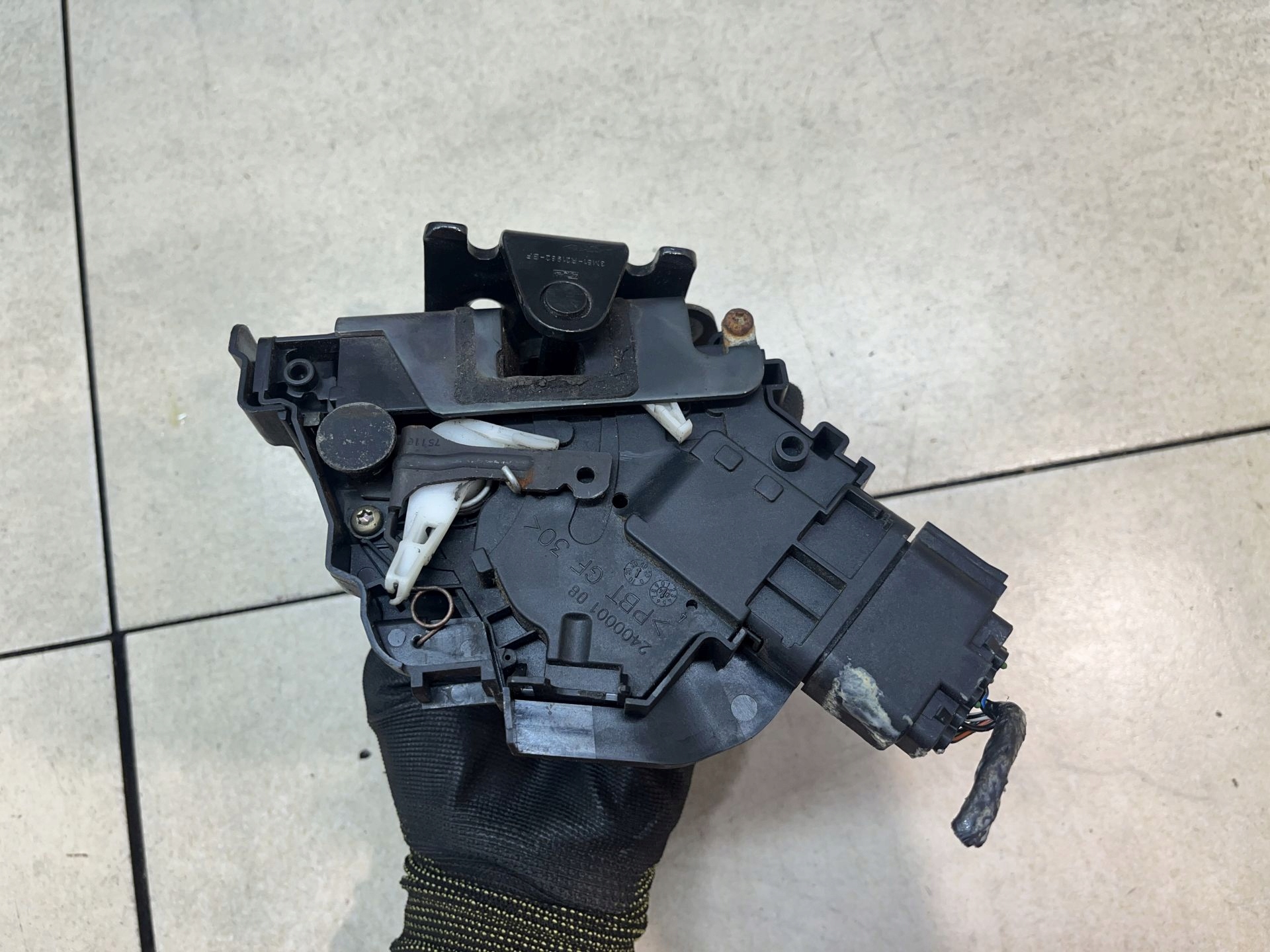 lock door right front 6 PIN FORD FOCUS MK2 2.0 D 3M5AR21812AJ