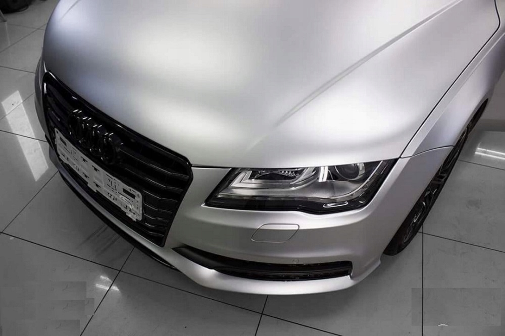 FOLIA OKLEINA SREBRNA PERŁA CHROM MAT KANALIKI Długość 50 cm