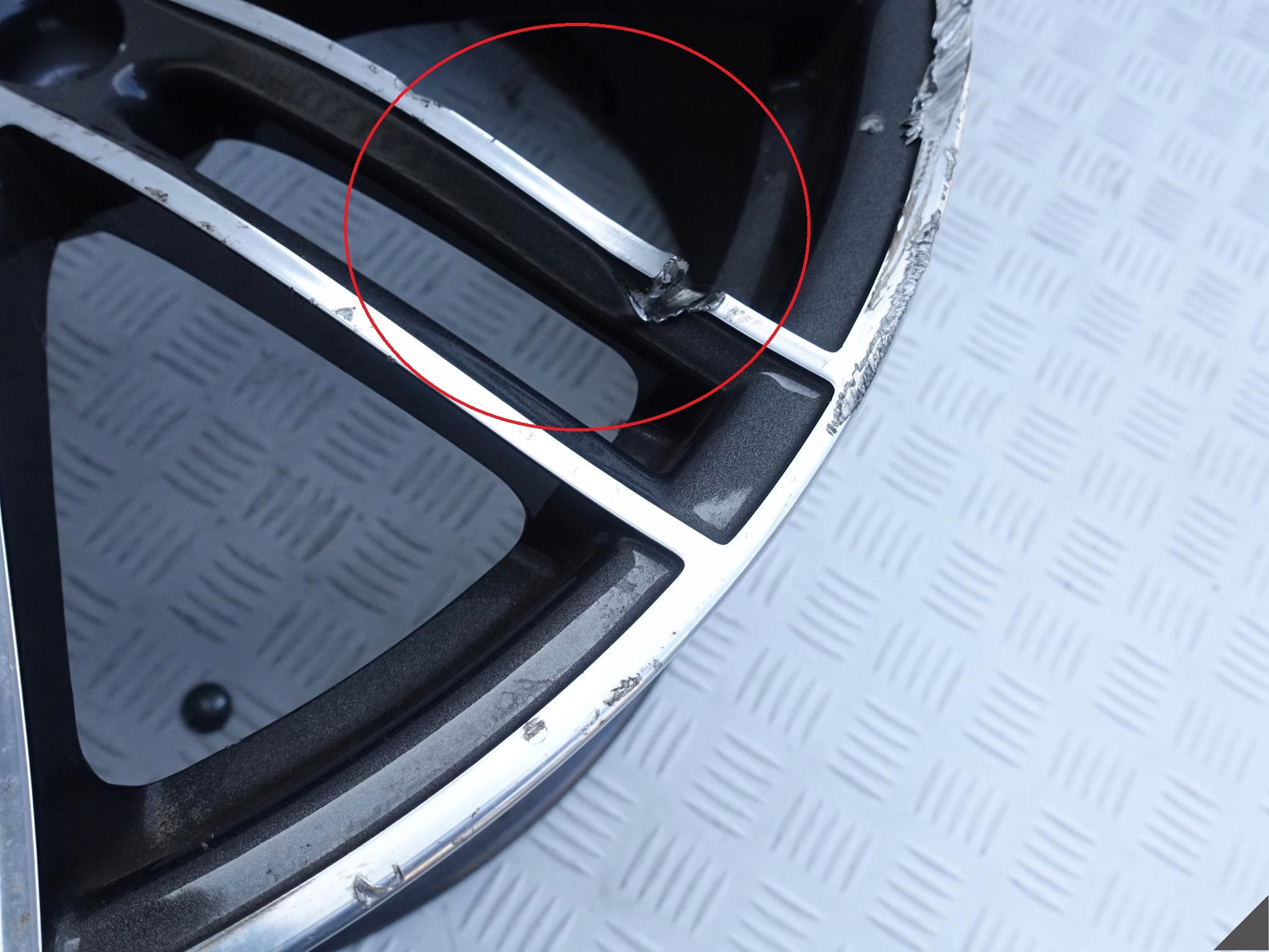 PORSCHE 991 TURBO 4 99136272000 9JX20 ET51 ENDOMMAGÉ