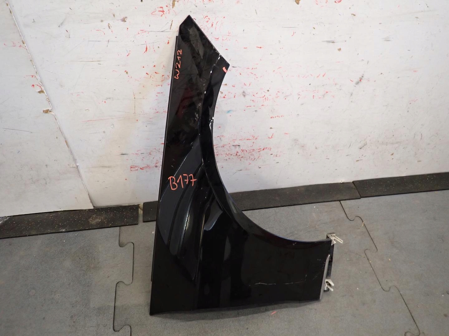 fender front front right MERCEDES E-KLASA W212 2009-2016 A2128811001