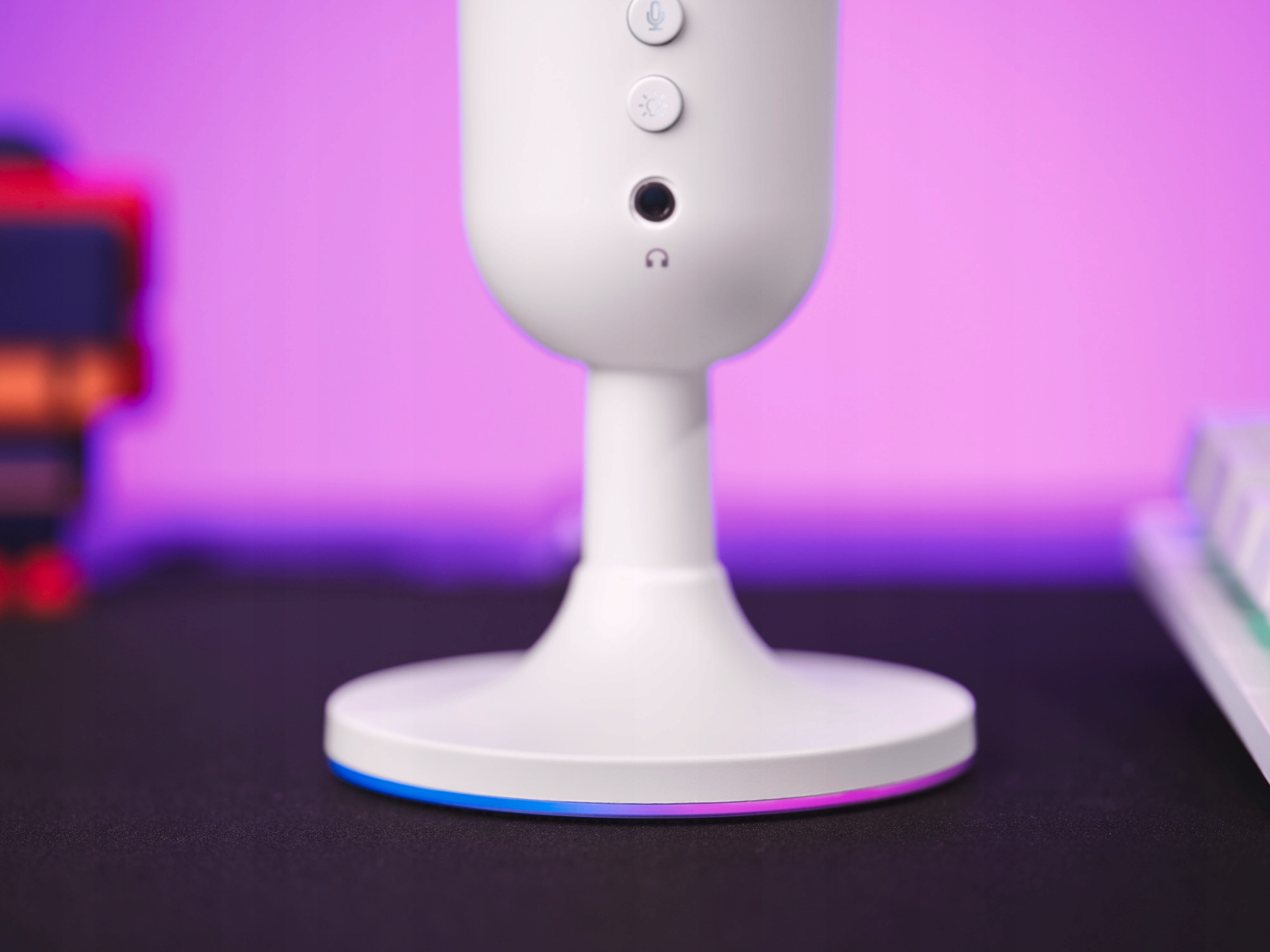 MIKROFON GAMINGOWY USB KOMPAKTOWY LED RGB PC PS5 STREAMING TWITCH BIAŁY Łączność przewodowa