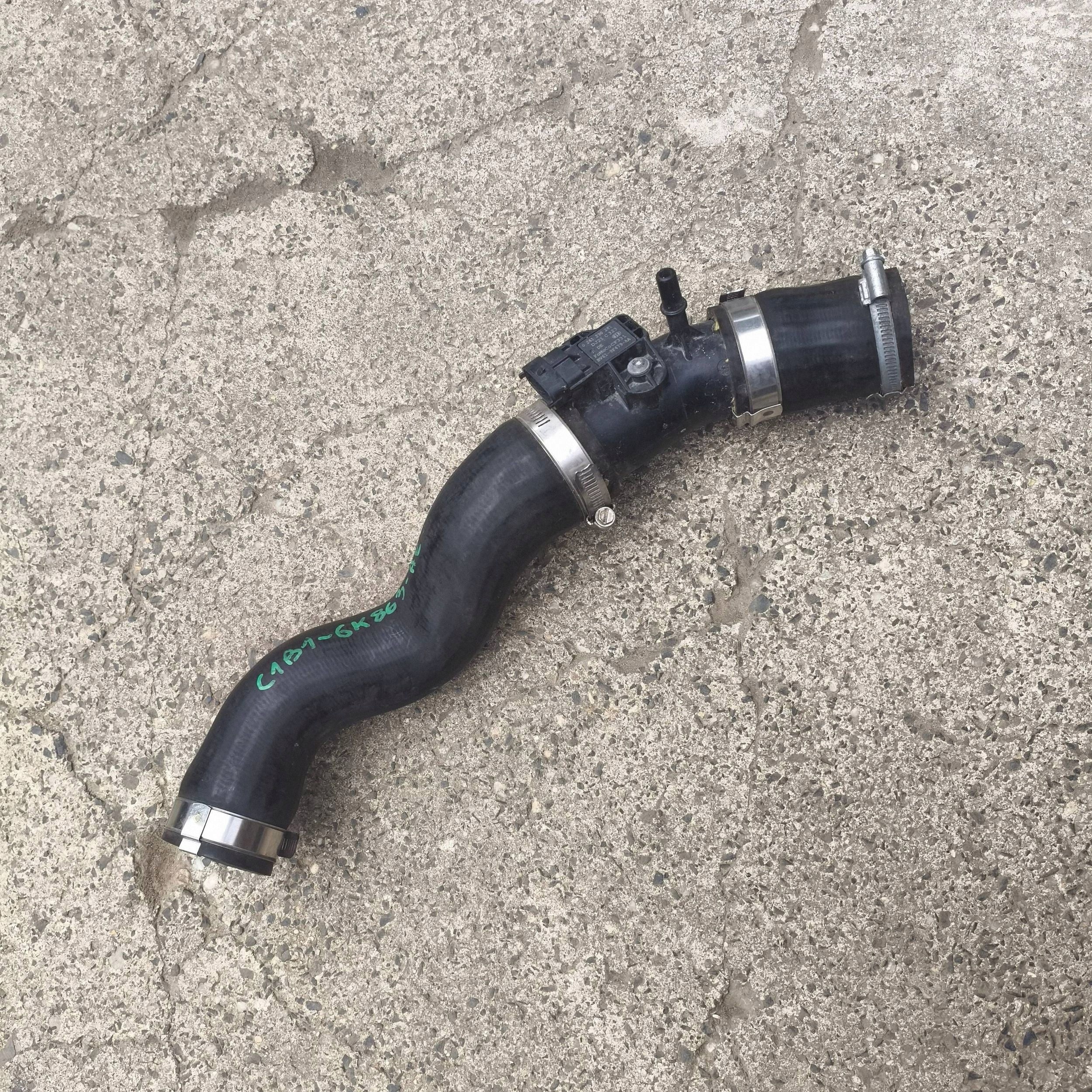 Schlauch Rohr intercooler Ford Fiesta MK7 LIFT 1.0 map sensor Sensor Druck