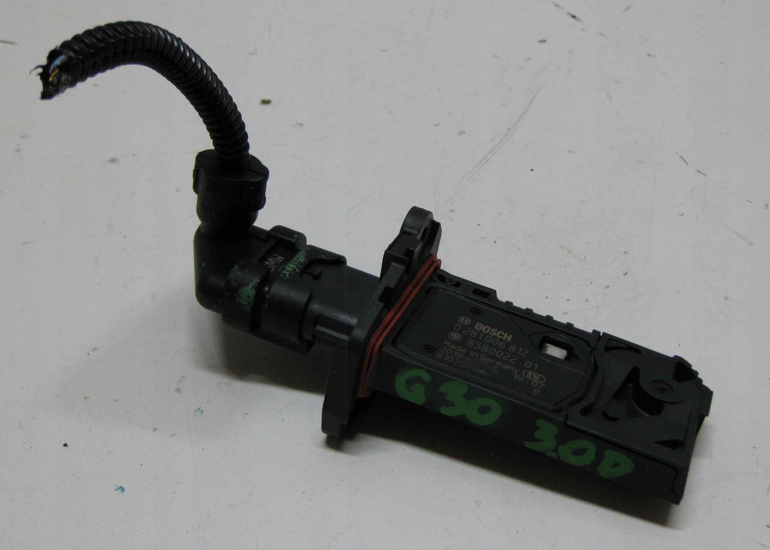 BMW 5 G30 3.0D 19R flow meter 8580022