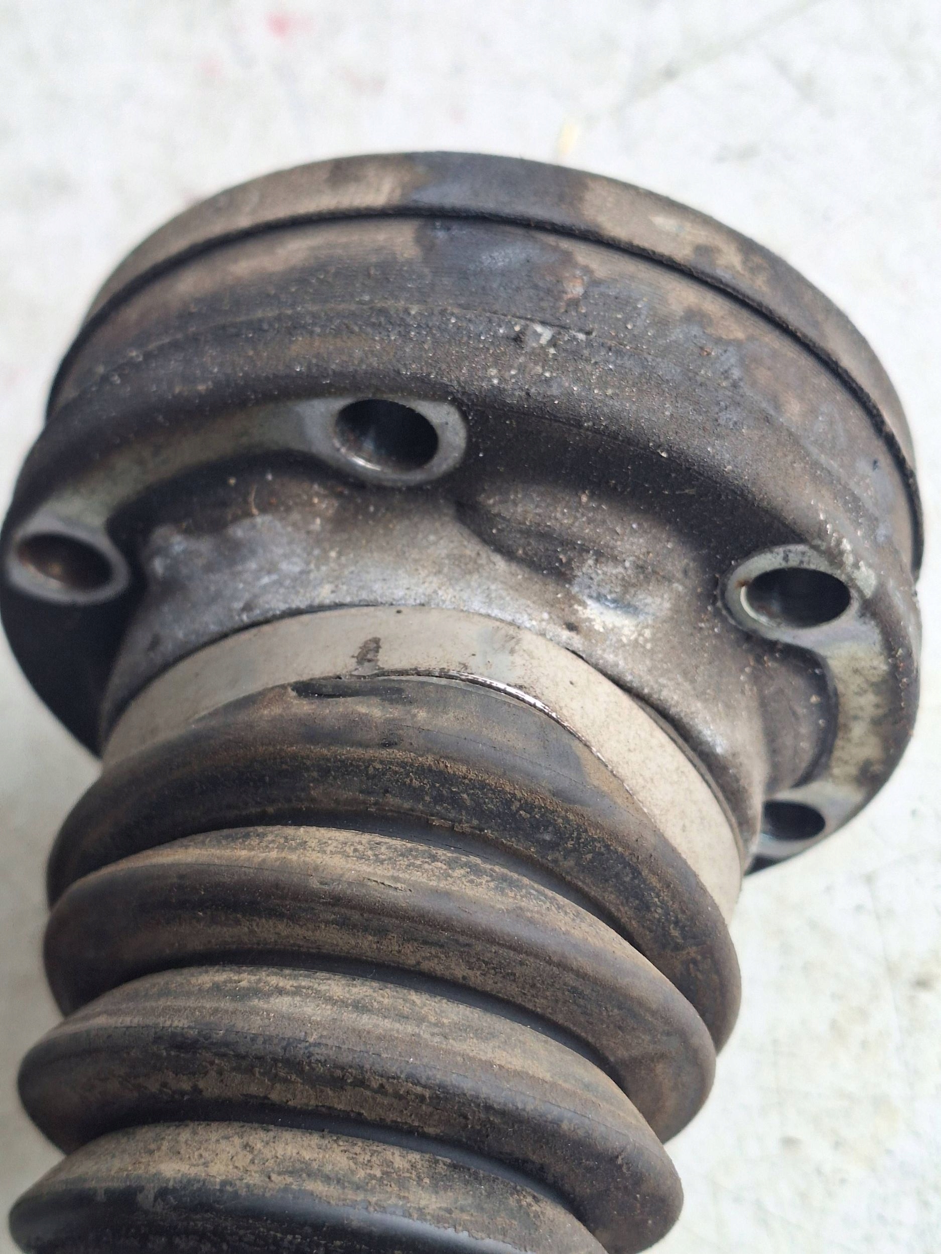VOLKSWAGEN PASSAT B8 15-19 semi-axis left 2.0 TDI 3Q0407271C