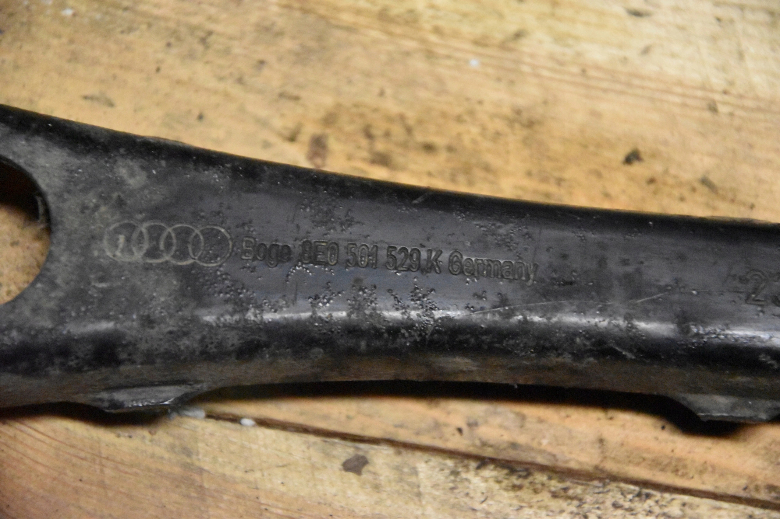 braccetto AUDI A4 A6 8E0501529K