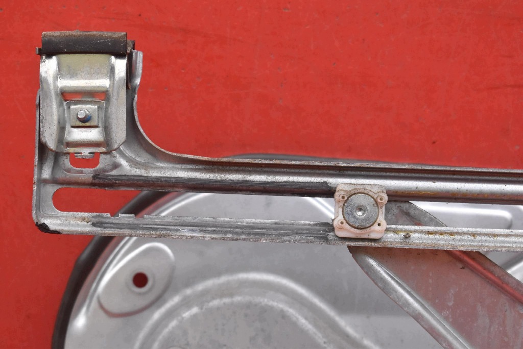 window regulator right front EU 7M51-R203A28-DB FORD KUGA MK1 08-13